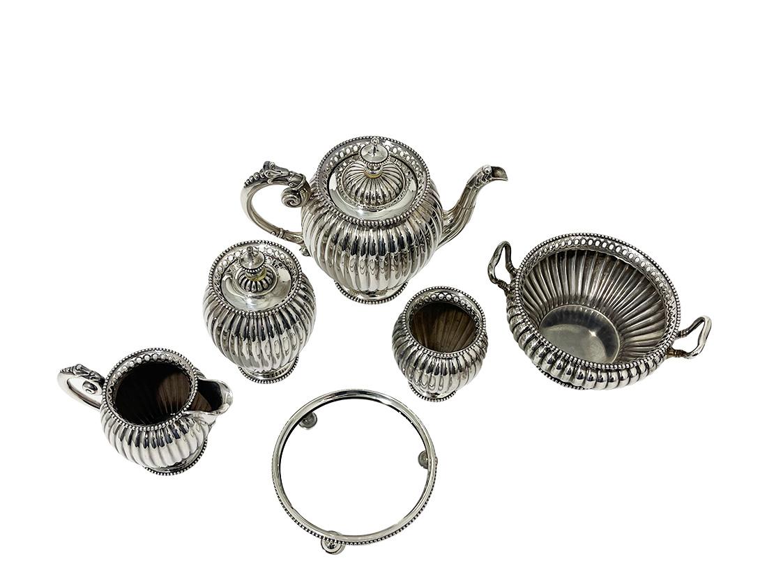 Six piece Dutch silver tea set by Van Kempen & Zn, 1894 In Good Condition For Sale In Delft, NL