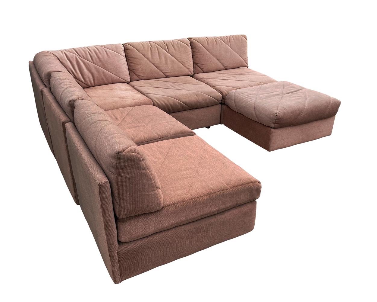 Six Pieces Mid Century Boxy Modern Modular or Sectional L Shaped Sofa (Canapé en forme de L) Bon état - En vente à Philadelphia, PA