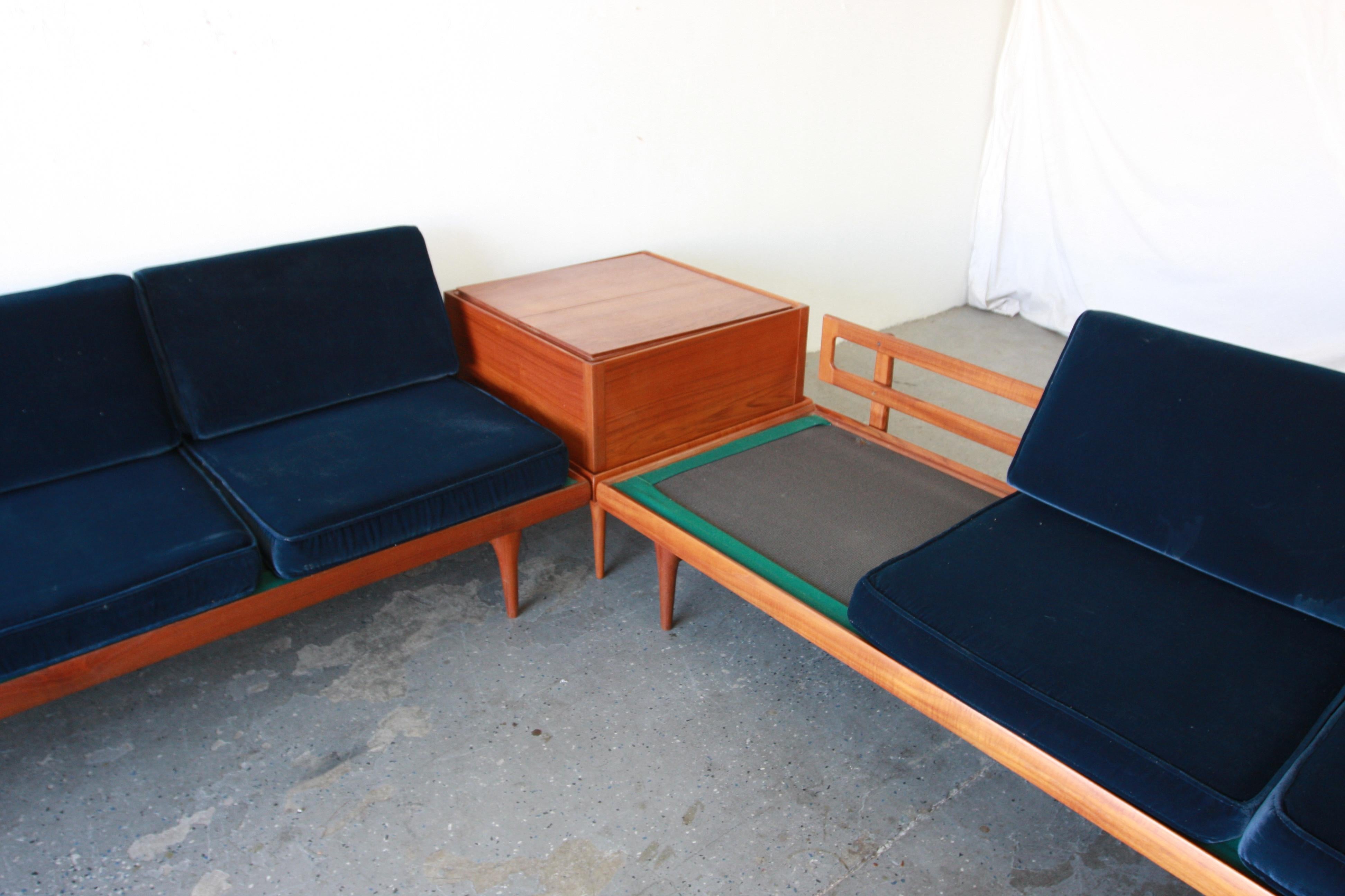 Six Piece Mid Century Danish Modern Sectional sofa by Hans Olsen For Bramin For Sale 9
