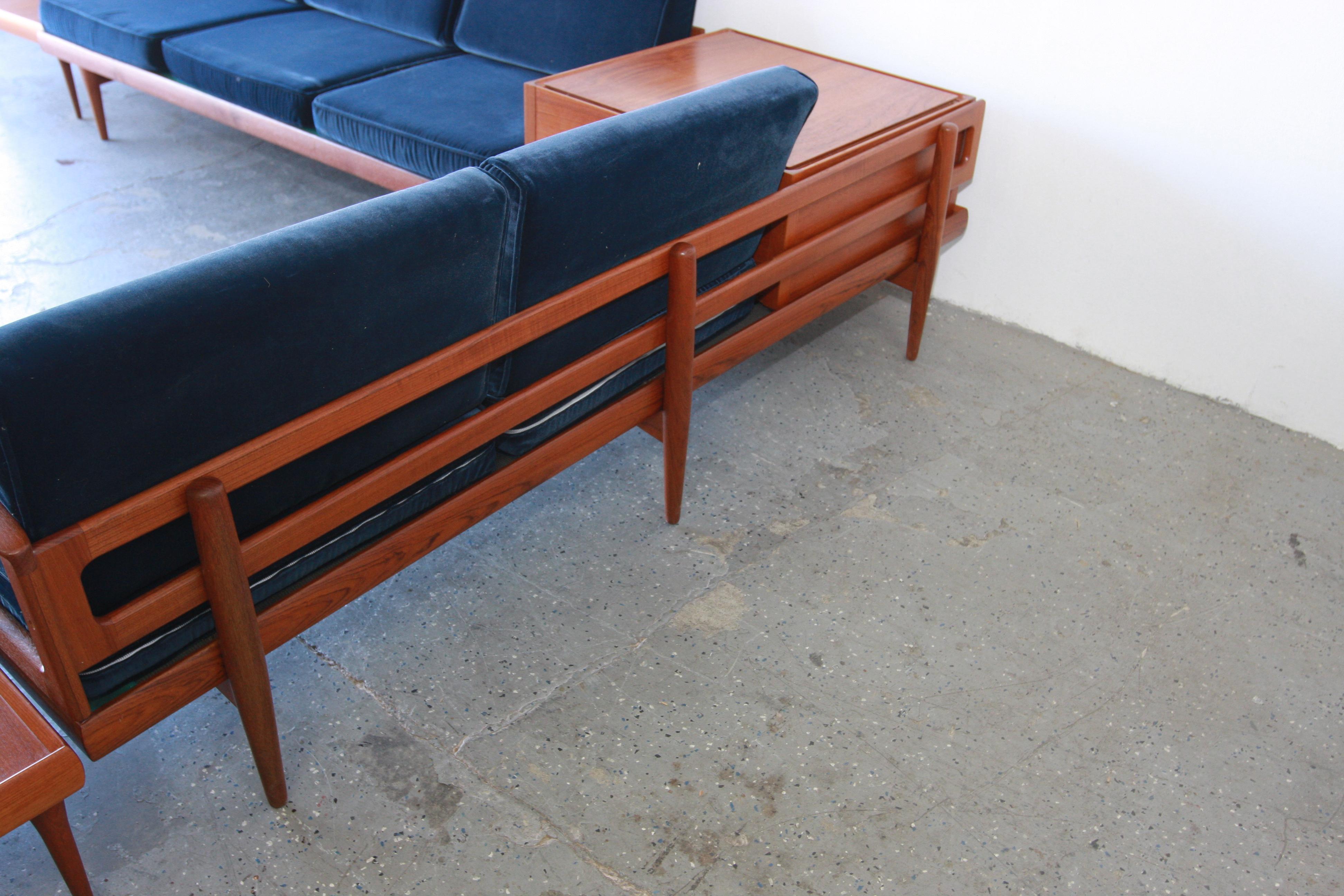 Six Piece Mid Century Danish Modern Sectional sofa by Hans Olsen For Bramin In Good Condition For Sale In Las Vegas, NV