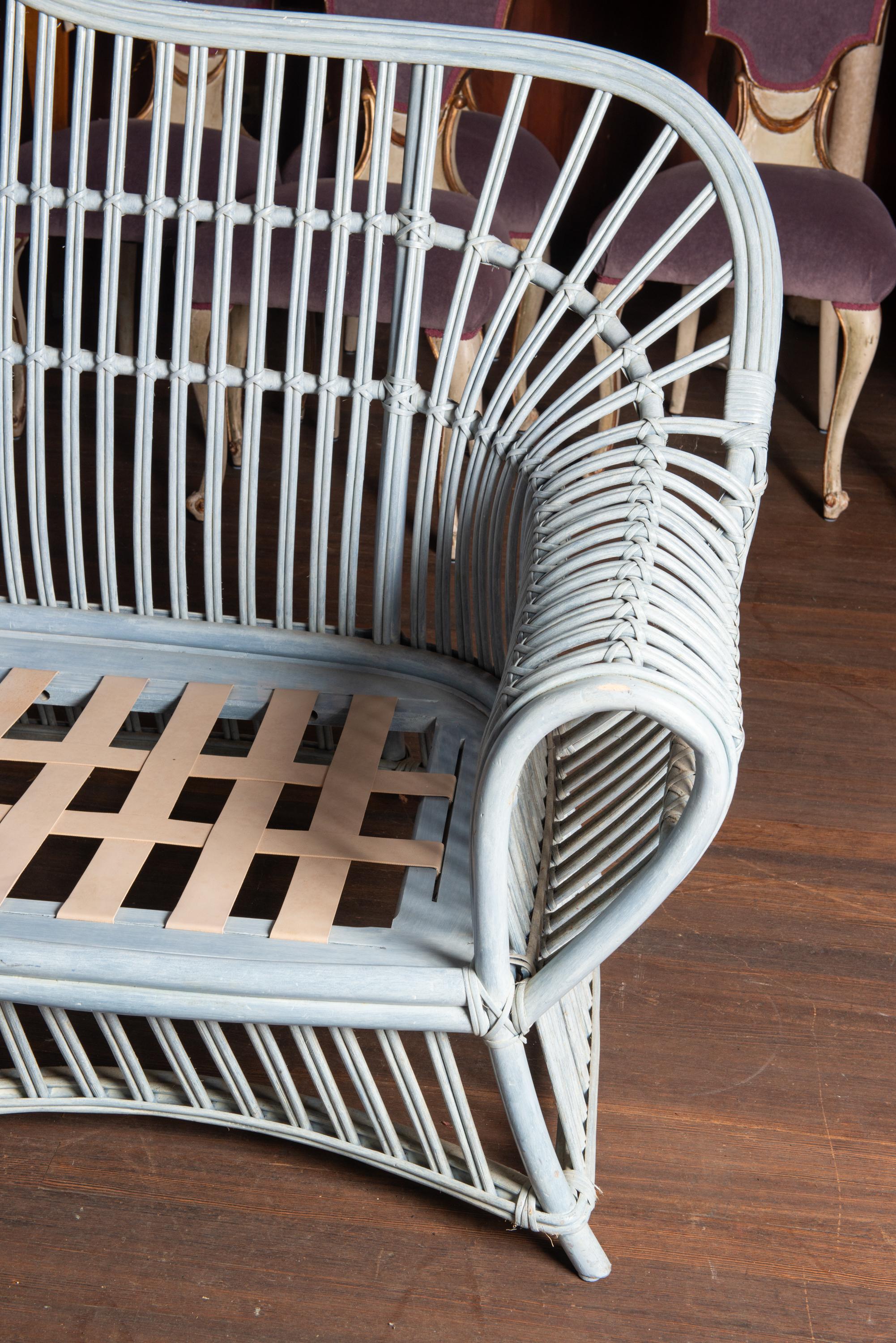 Ensemble de six pièces Ficks Reed, deux canapés en rotin de 94 pouces, chaise, ottoman deux tables en vente 4