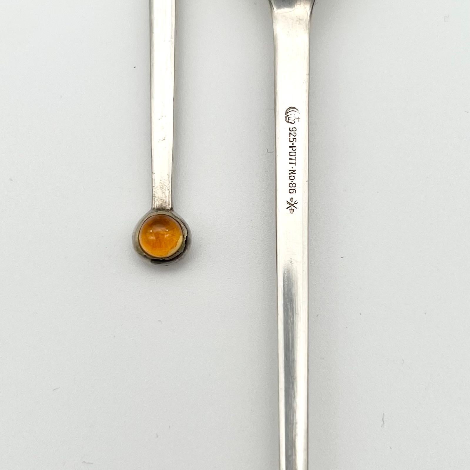 6 piece set of .925 Silver dessert forks by Josef Hoffmann for Hugo Pott, circa 1955.

The set of dessert forks are one of the latest works by Josef Hoffmann who worked until his death in 1956.

Each manufactured in 925er Sterling silver with a