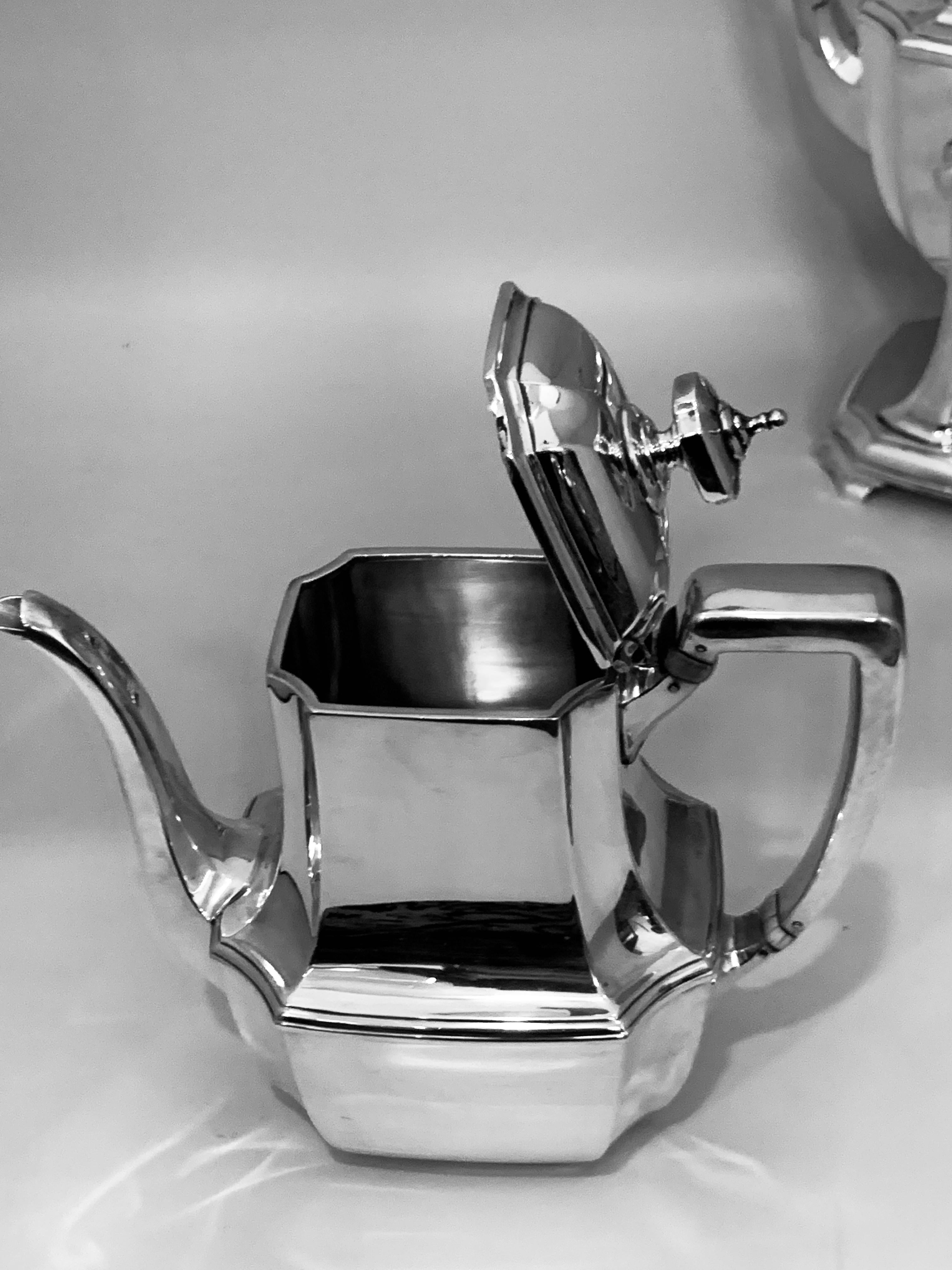 Six-Piece Tiffany & Co. Sterling Silver Kettle on Cradle W Serving Tray 7.3 Kg For Sale 4