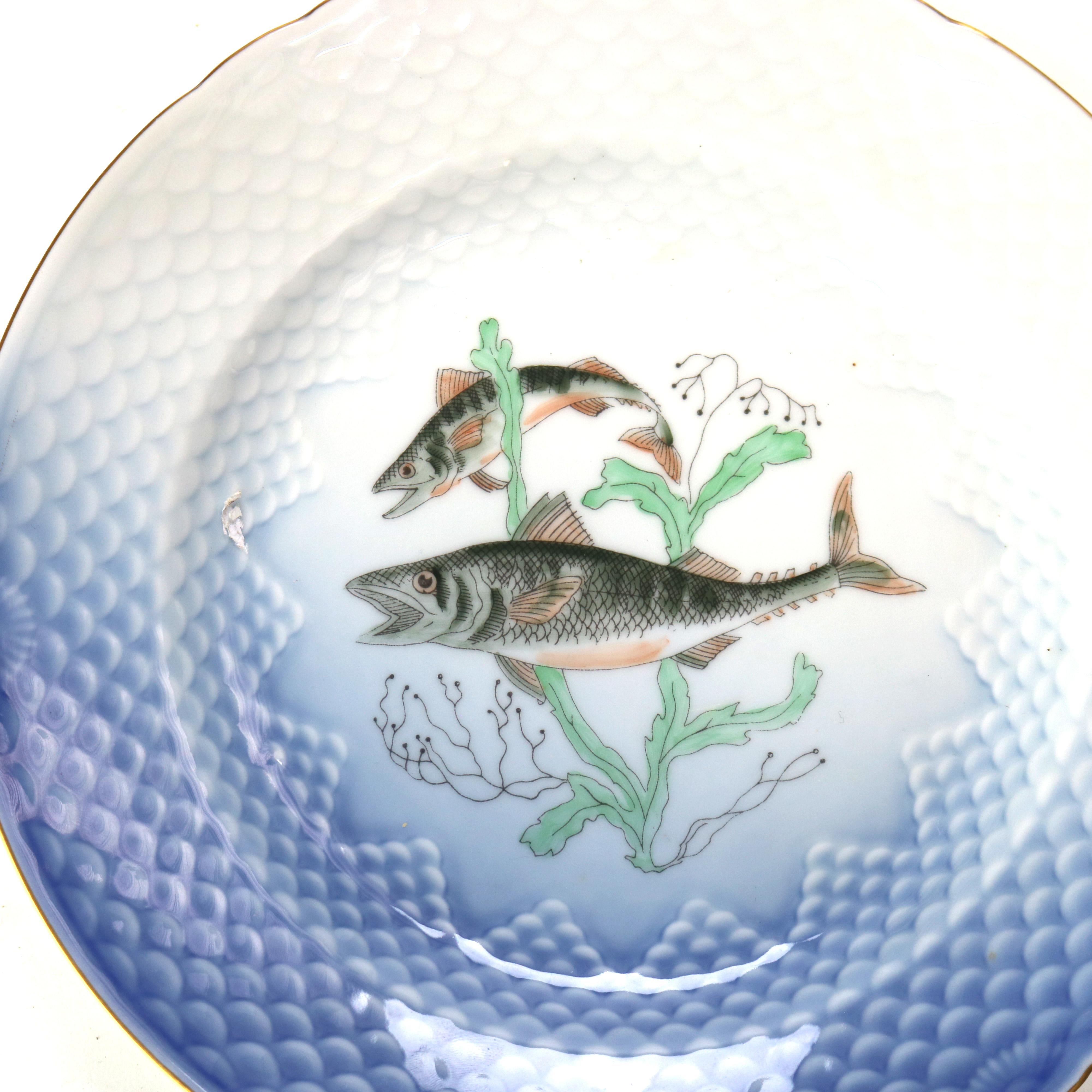 20ième siècle Six Pieces Anciennes assiettes en porcelaine Bing & Grondahl avec motif de poisson C1920 en vente