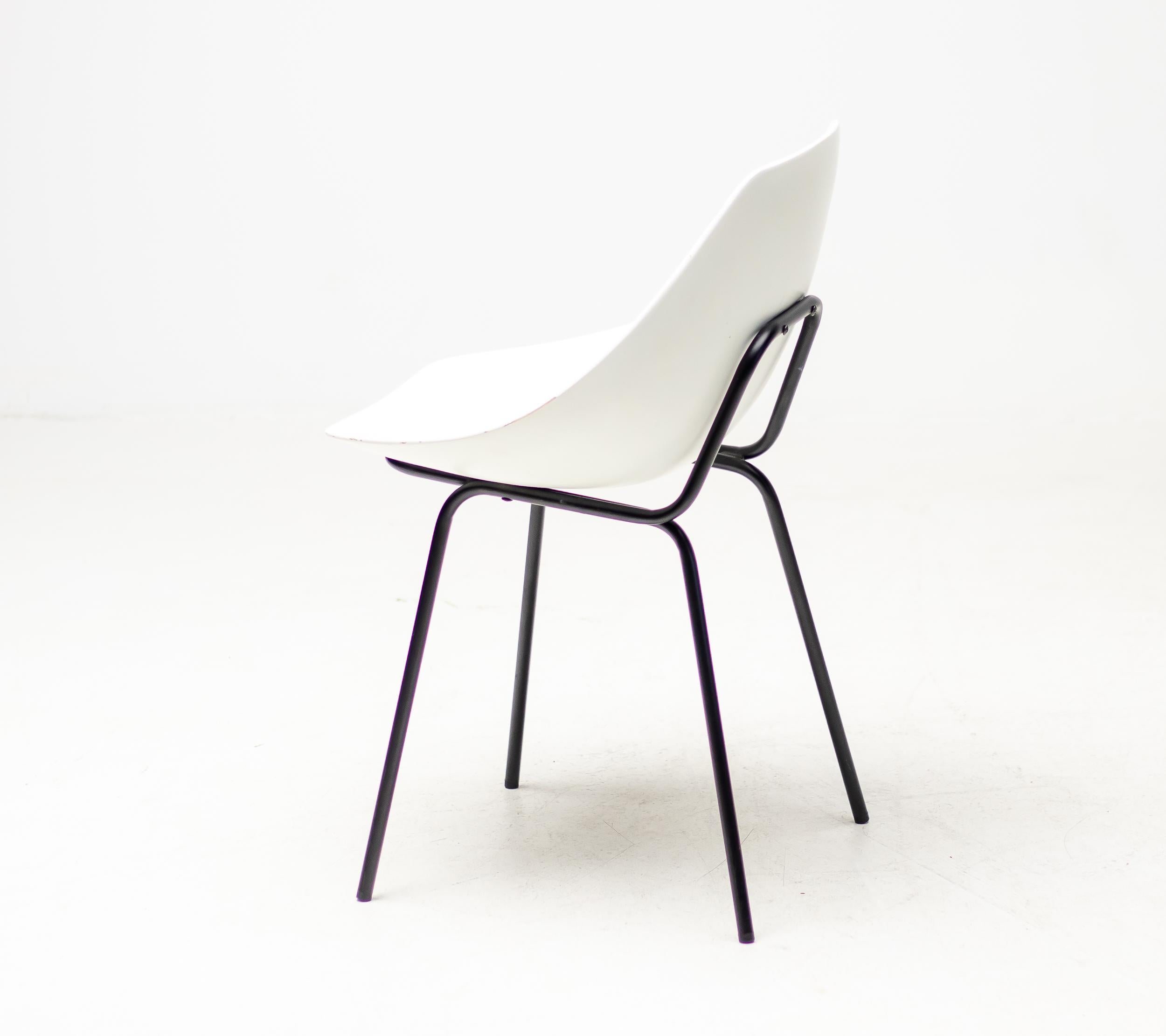 White fiberglass shell chairs designed in the 1950s by Pierre Guariche.
For a very short period the Coquillage or Scallop chair was reissued by Maisons du Monde, France. Each chair is marked with the signature of the designer.
Priced individually, 6