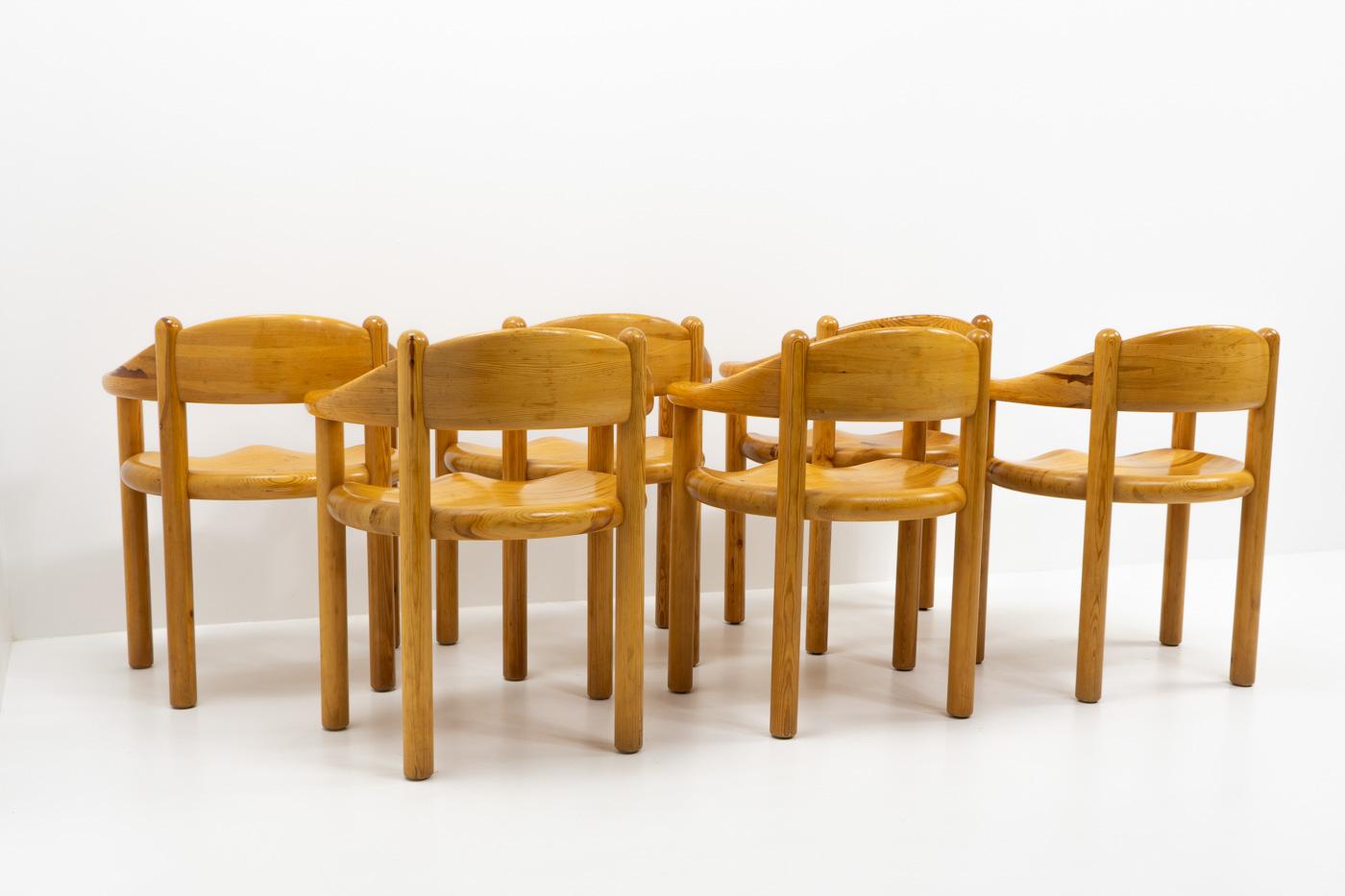 Six Pinewood Carver Chairs by Rainer Daumiller, 1970s In Good Condition For Sale In Renens, CH