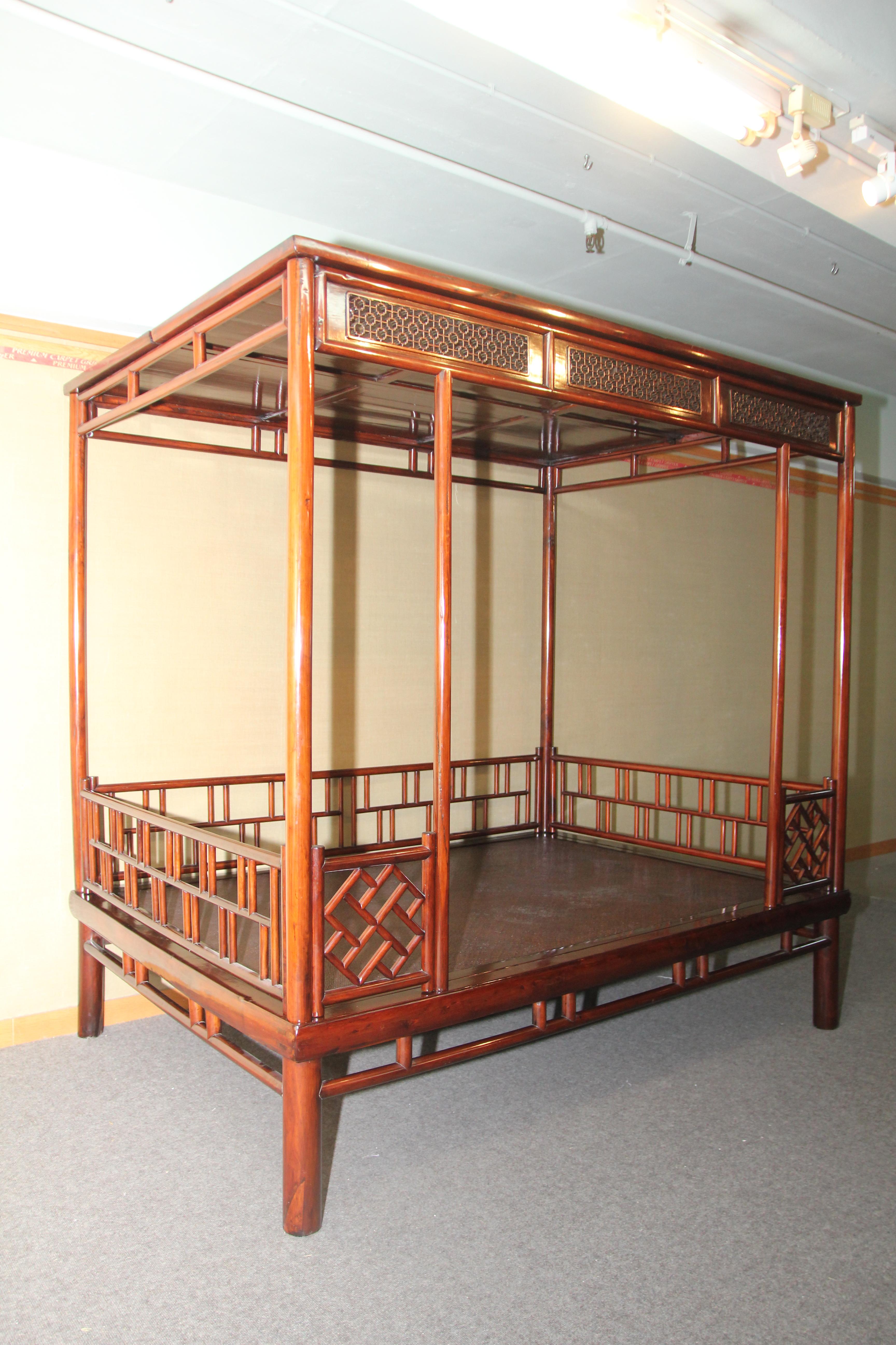 19th Century Six Posted Canopy Bed with Carved Fretwork Railings circa 1800 Suzhou Double Bed For Sale