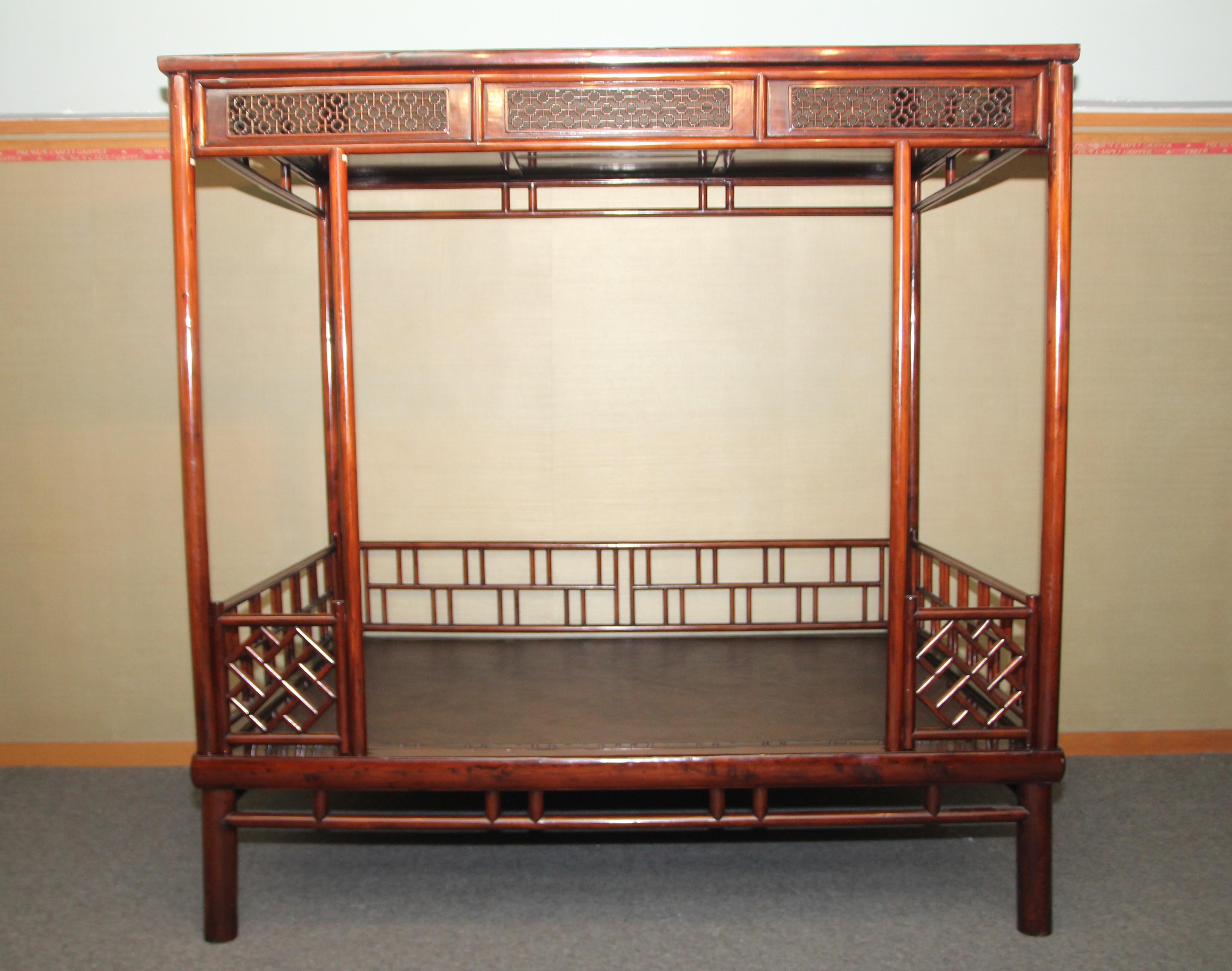 Hand-Carved Six Posted Canopy Bed with Carved Fretwork Railings circa 1800 Suzhou Double Bed For Sale