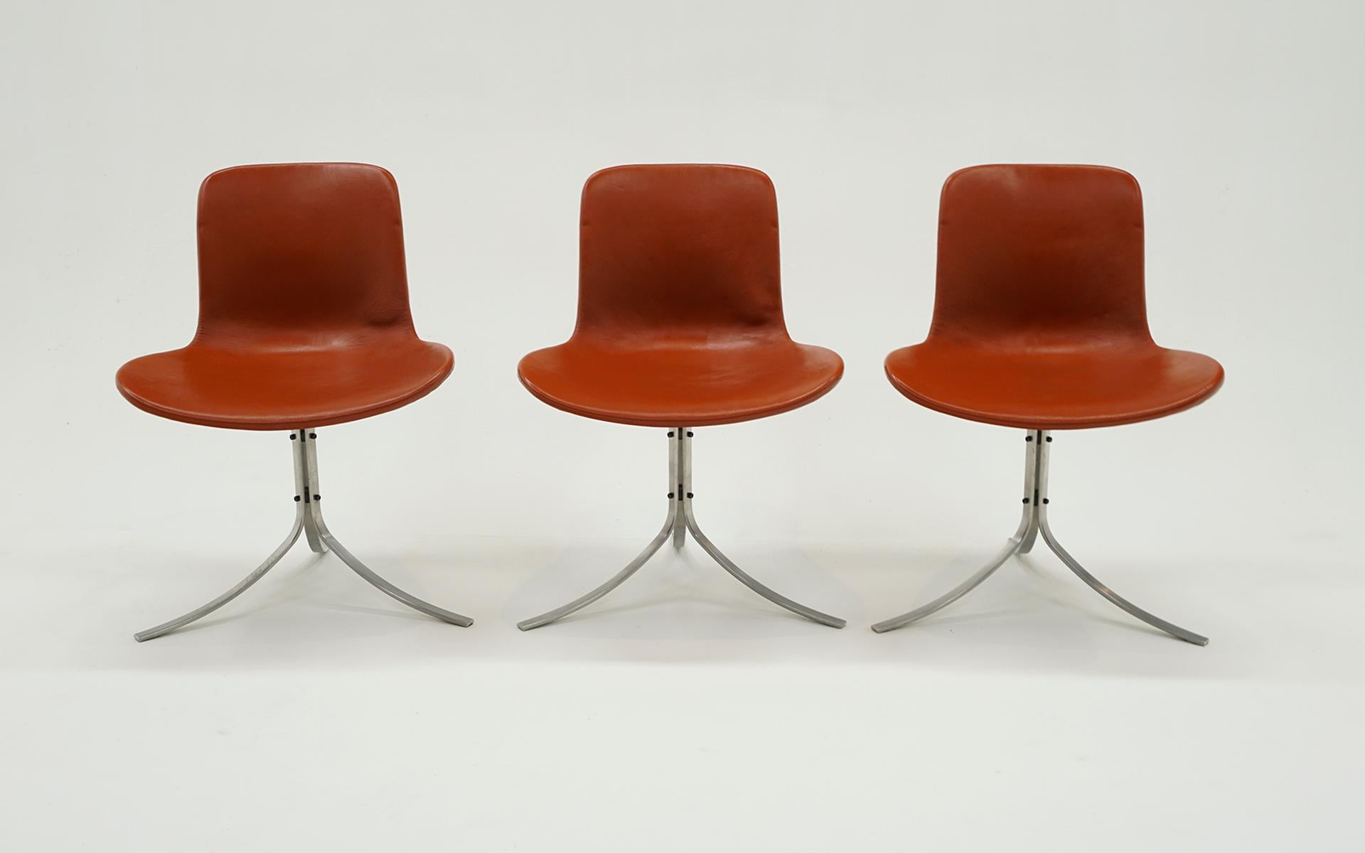 Sechs Poul Kjaerholm PK9 Stühle. Fritz Hansen. Edelstahl, cognacfarbenes Leder. Unterschrieben. (Skandinavische Moderne) im Angebot