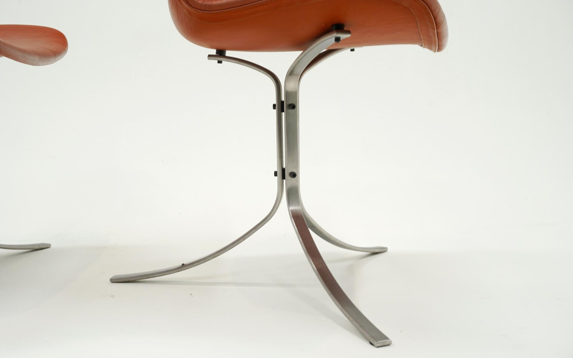 Sechs Poul Kjaerholm PK9 Stühle. Fritz Hansen. Edelstahl, cognacfarbenes Leder. Unterschrieben. im Angebot 3