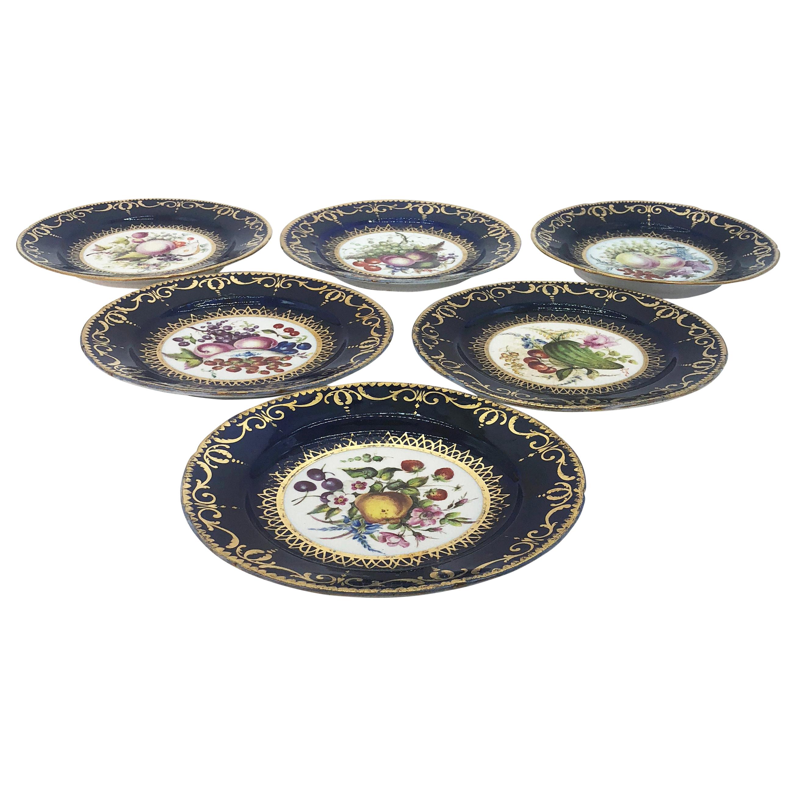 Six assiettes en porcelaine de style Régence peintes à la main par Coalport, vers 1805