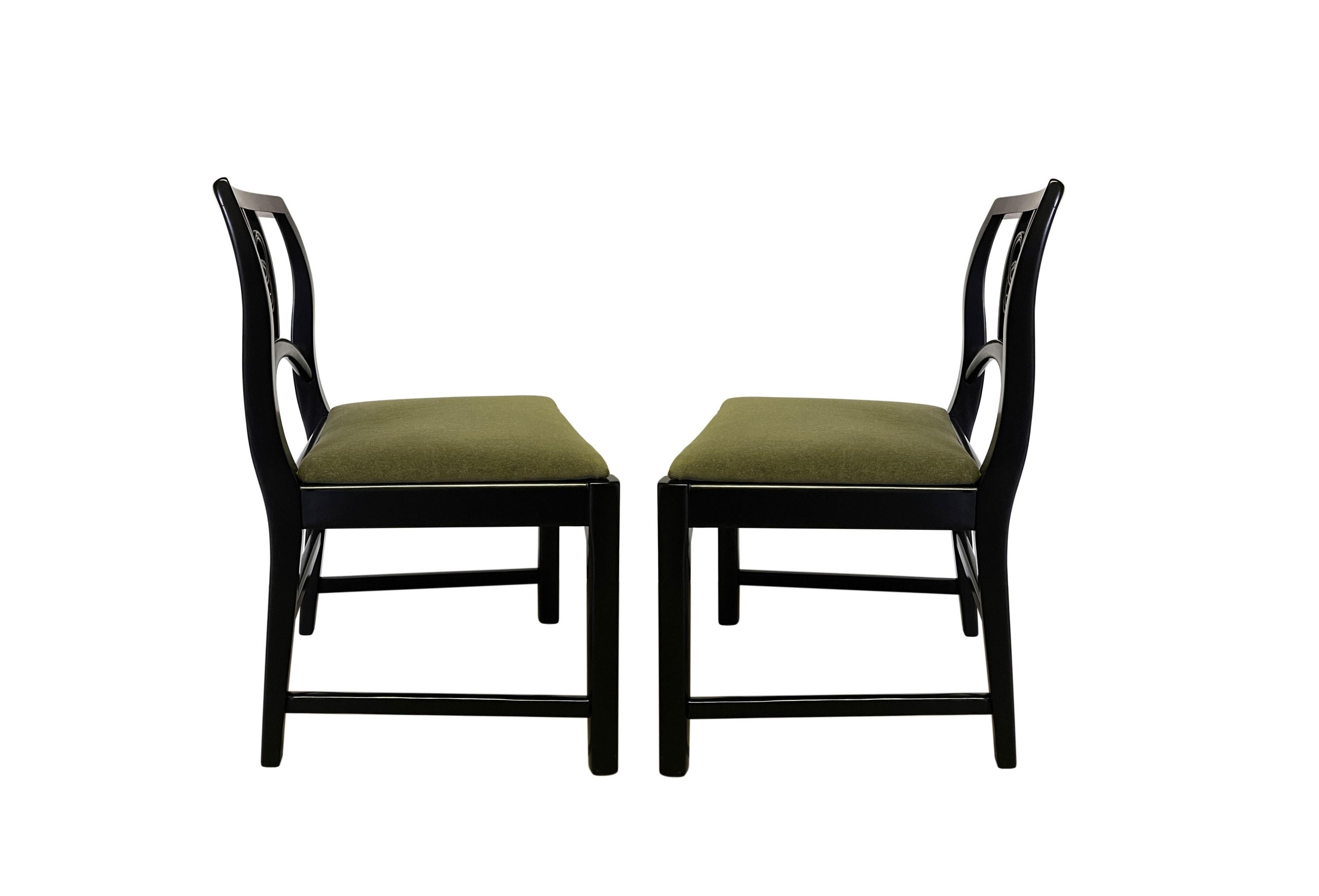 Six chaises de salle à manger restaurées en laque noire de Michael Taylor pour Baker en vente 2