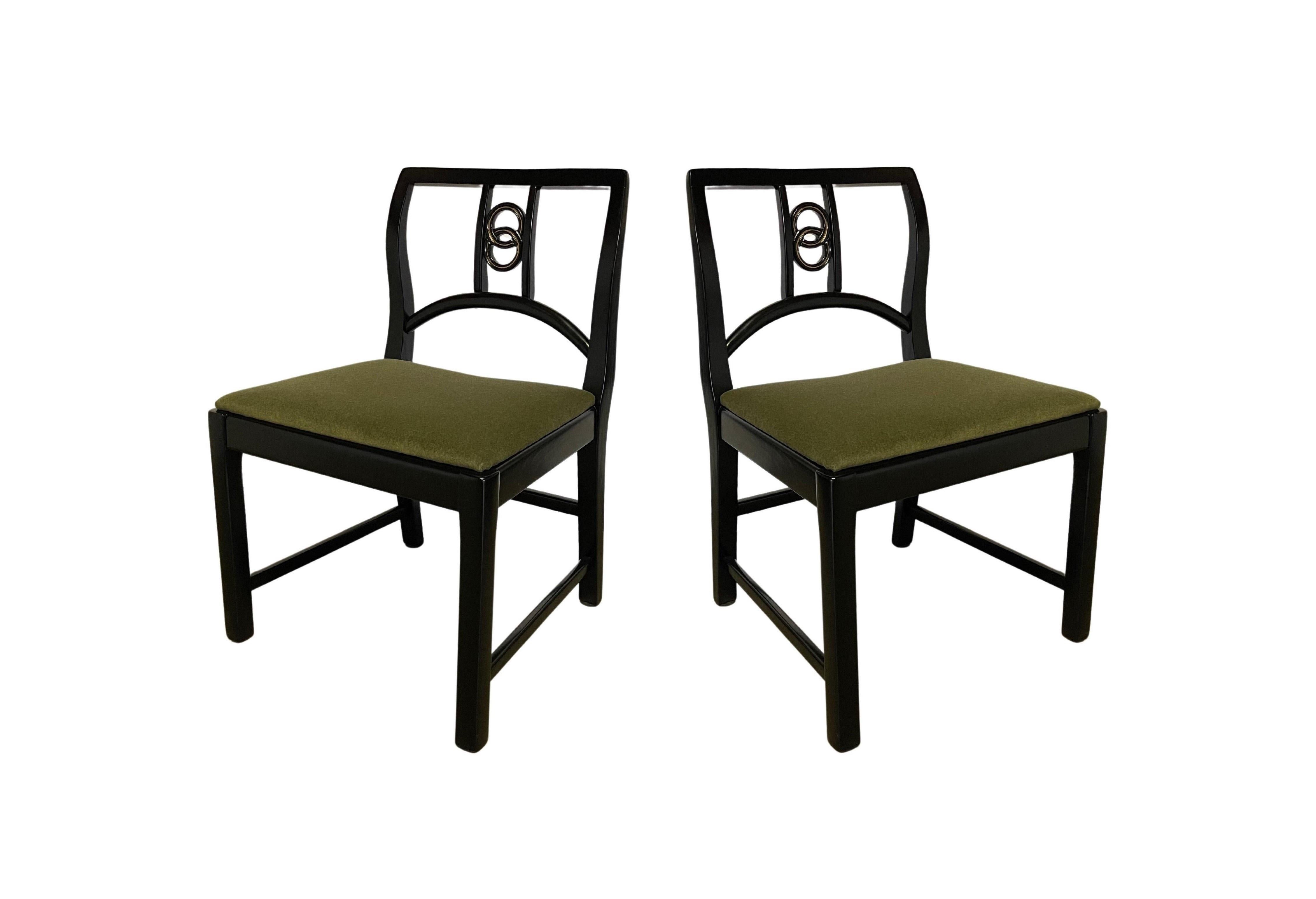 Six chaises de salle à manger restaurées en laque noire de Michael Taylor pour Baker en vente 3
