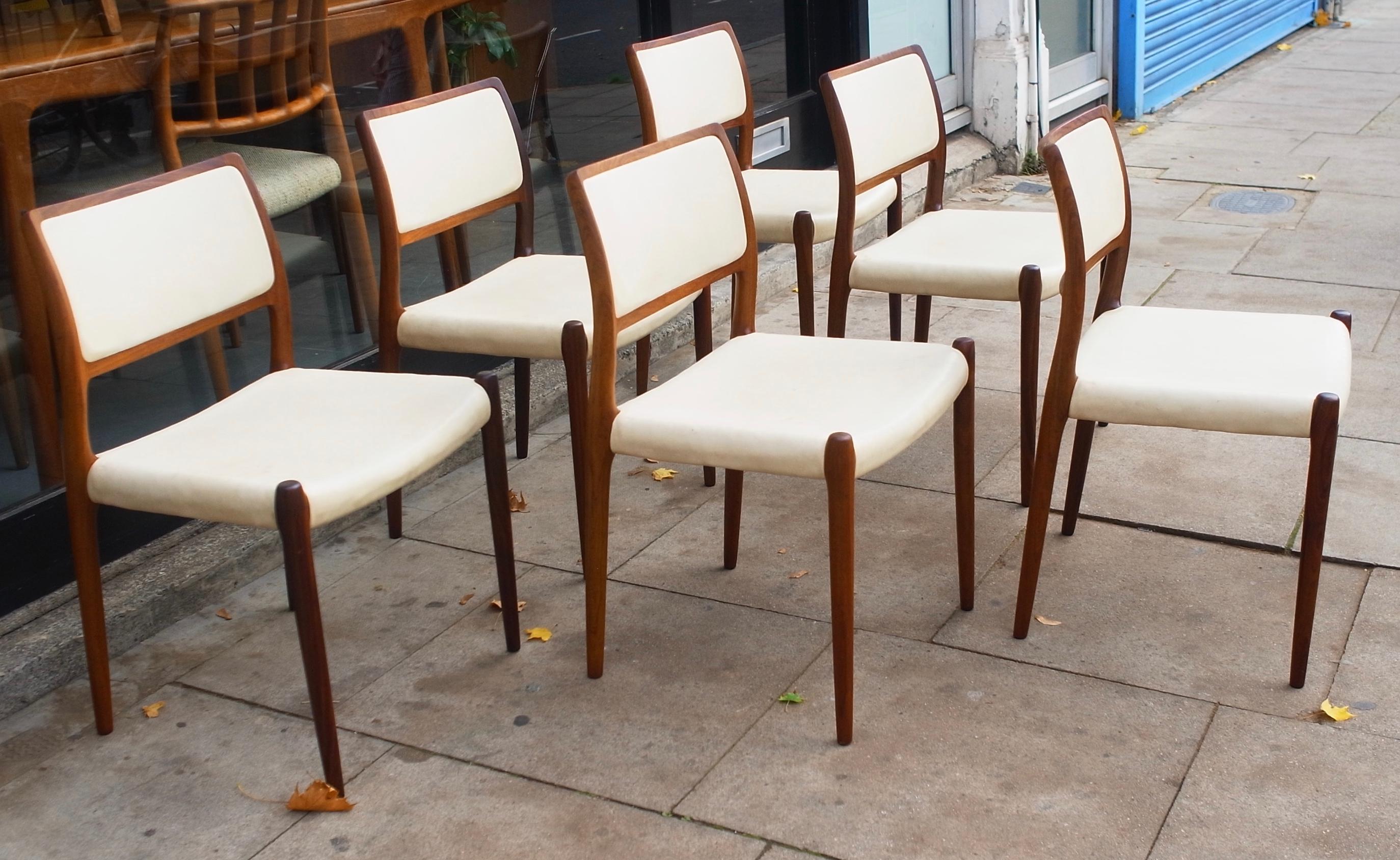 Mid-Century Modern Six hardwood Niels Moller Model 80 Chairs, with cream vinyl upholstery  For Sale