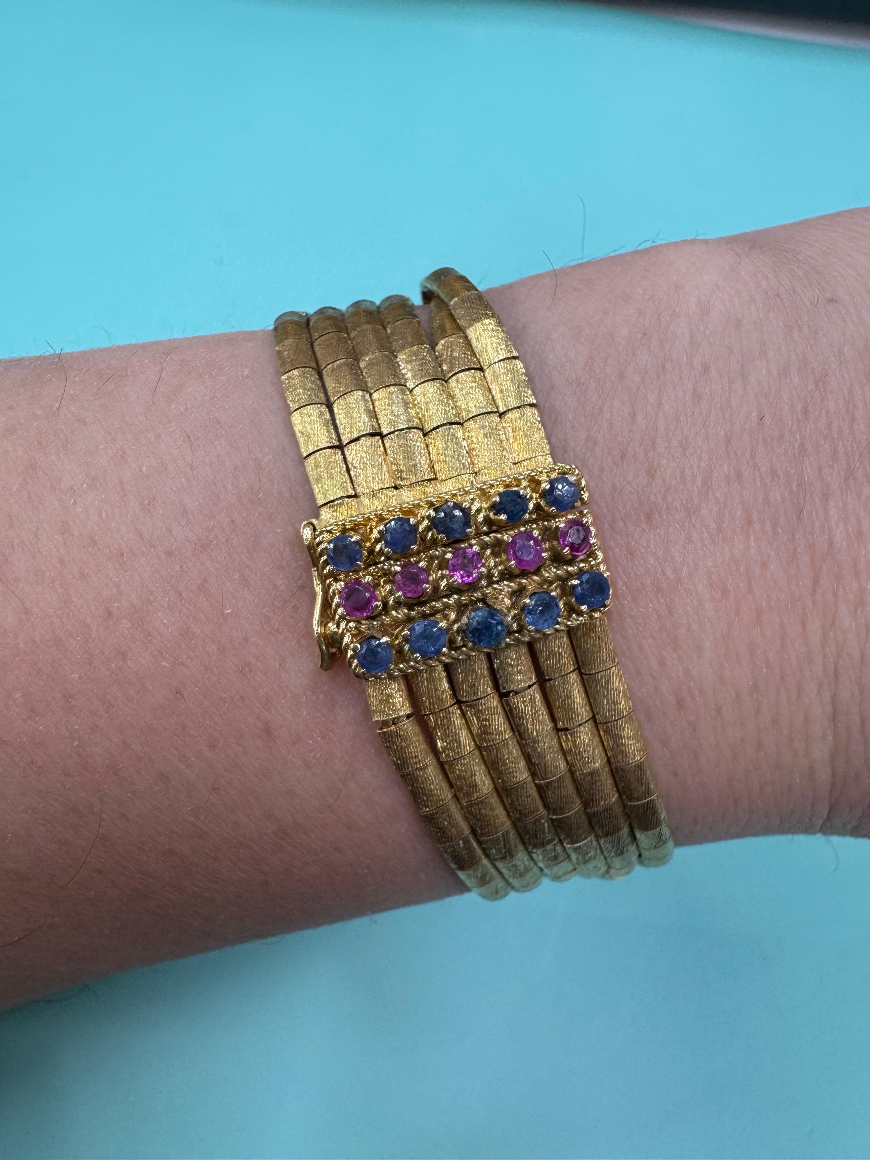 Sechsreihiges gebürstetes, mehrstrangiges Saphirarmband 18KT Gold 48,64 Gramm, gebürstet im Angebot 4