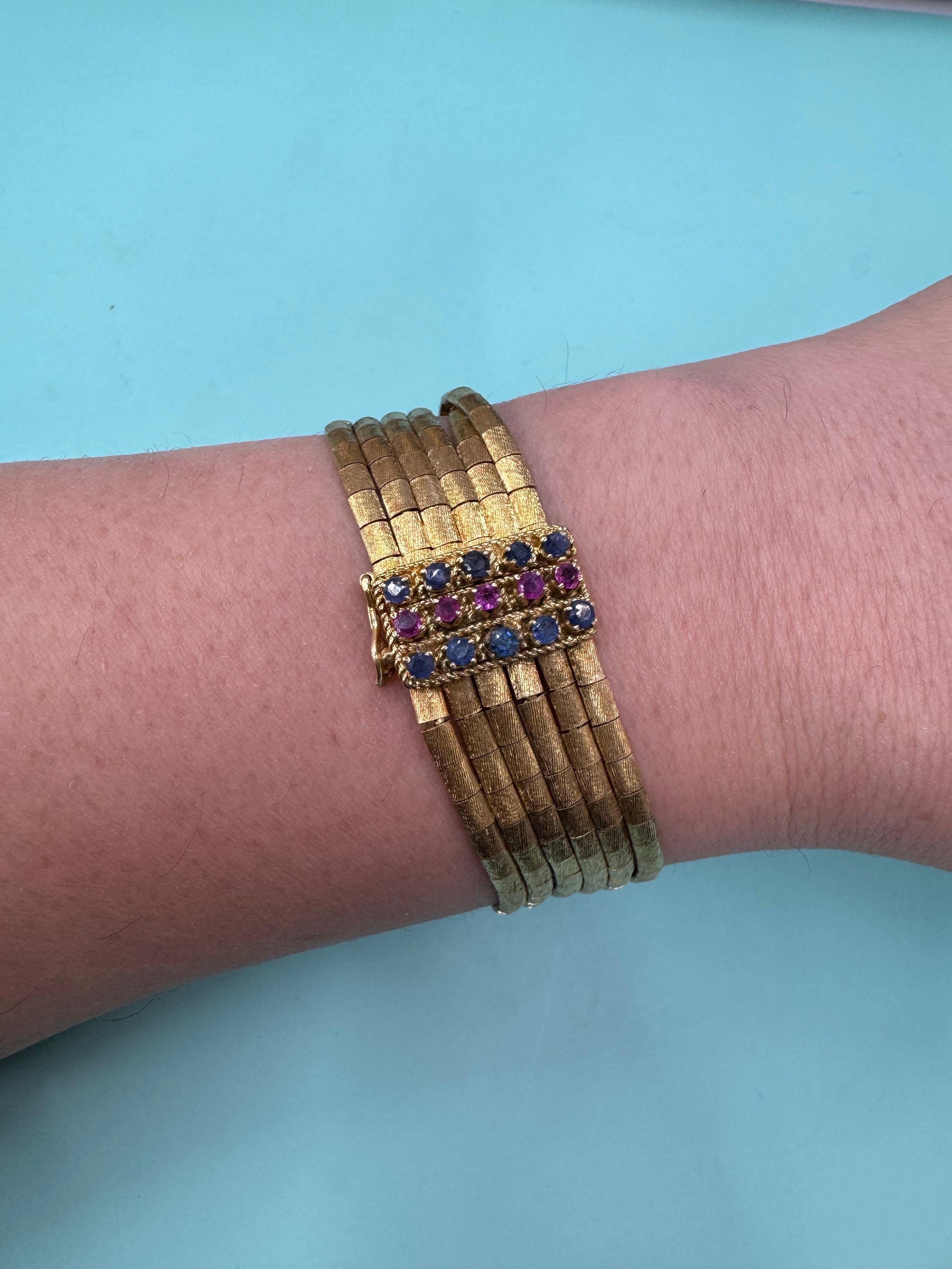 Sechsreihiges gebürstetes, mehrstrangiges Saphirarmband 18KT Gold 48,64 Gramm, gebürstet im Angebot 3