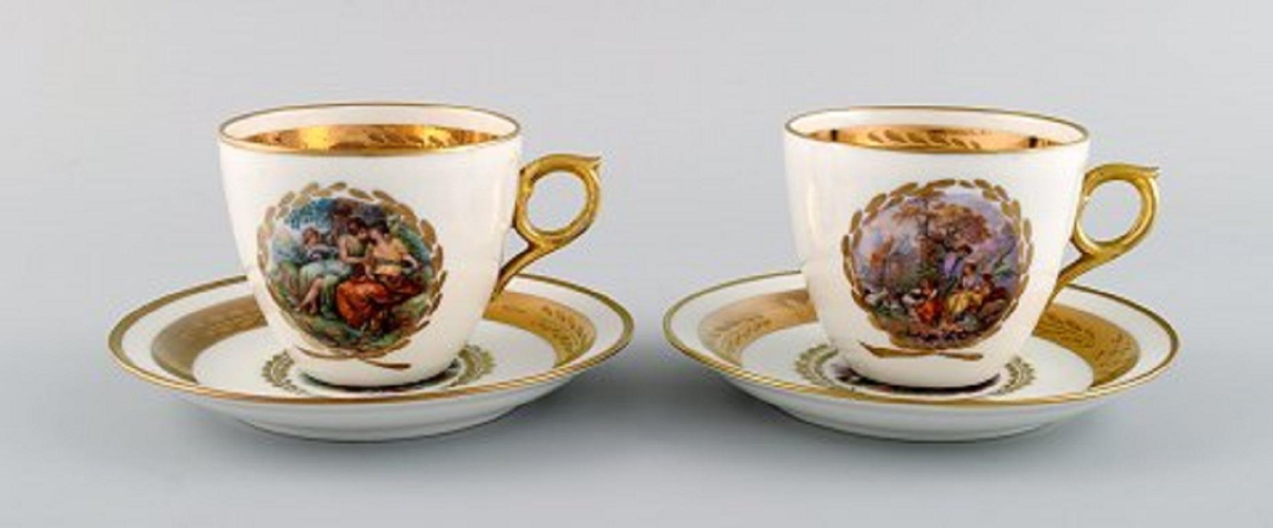 Six Royal Copenhagen coffee cups with saucers in porcelain with romantic scenes and gold decoration,
20th century.
The coffee cup measures: 8 x 6.5 cm.
Saucer diameter 13 cm.
Stamped.
In excellent condition.
2nd factory quality.