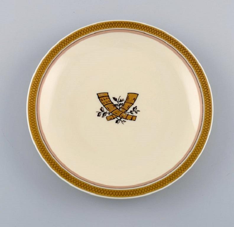 Six Royal Copenhagen Golden Horns porcelain plates. 1960s.
Measure: Diameter: 17 cm.
In excellent condition.
Stamped.
1st factory quality.