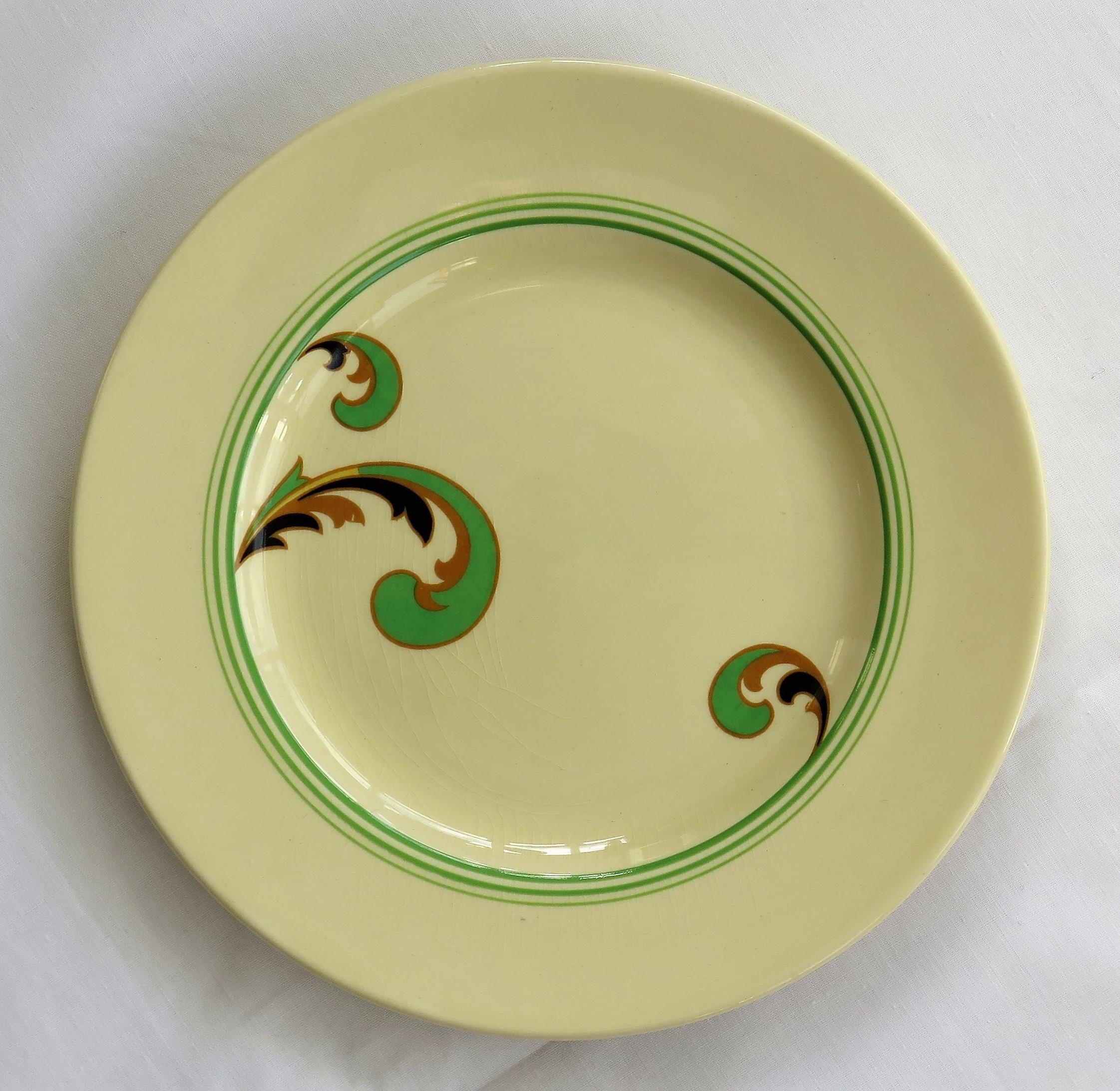 20th Century Six Royal Doulton Pottery Side Plates in Lynn Art Deco Pattern D5204, circa 1930 For Sale