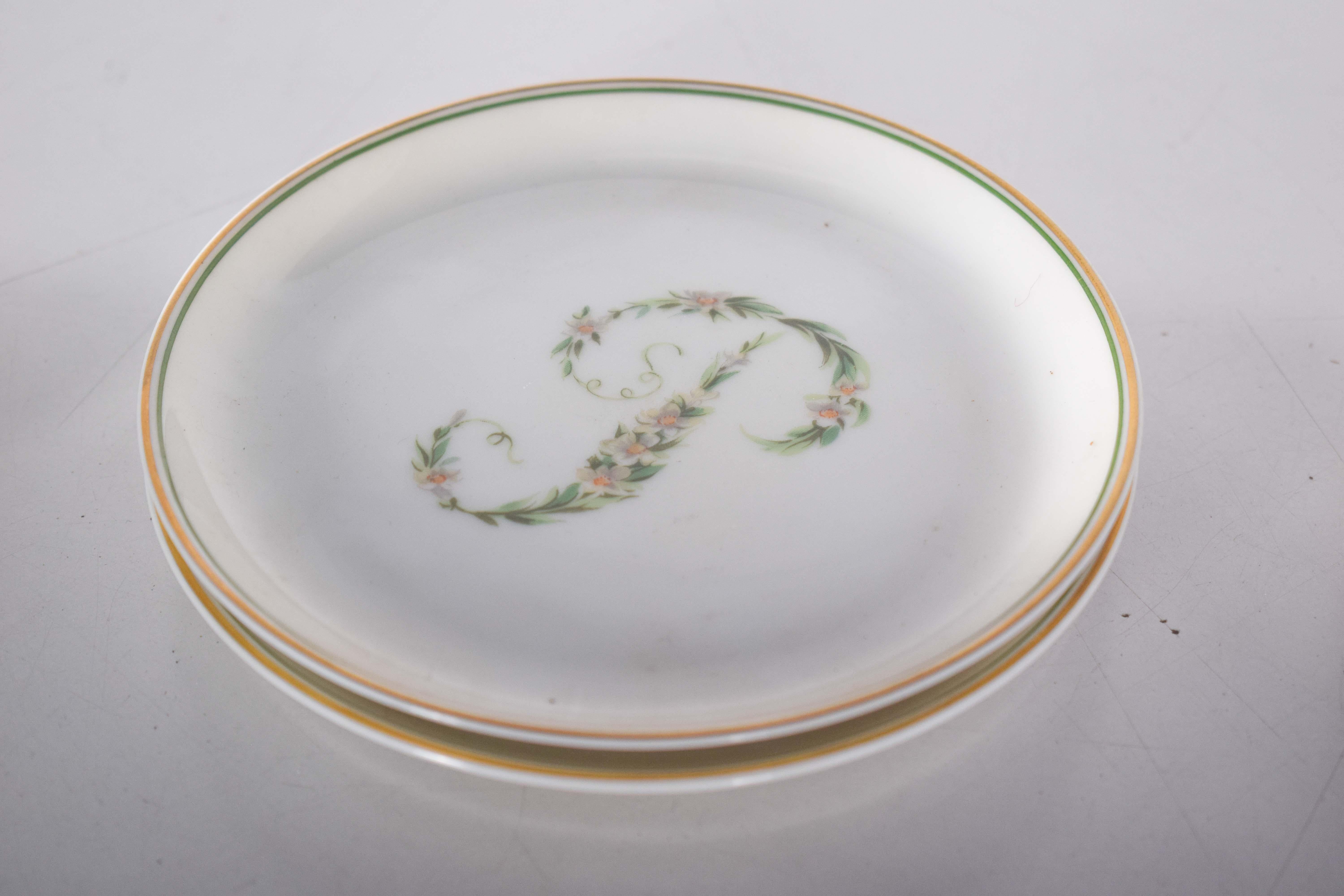 XX secolo Sei piattini e tre tazze da caffè Vista Alegre Porcelaine in vendita