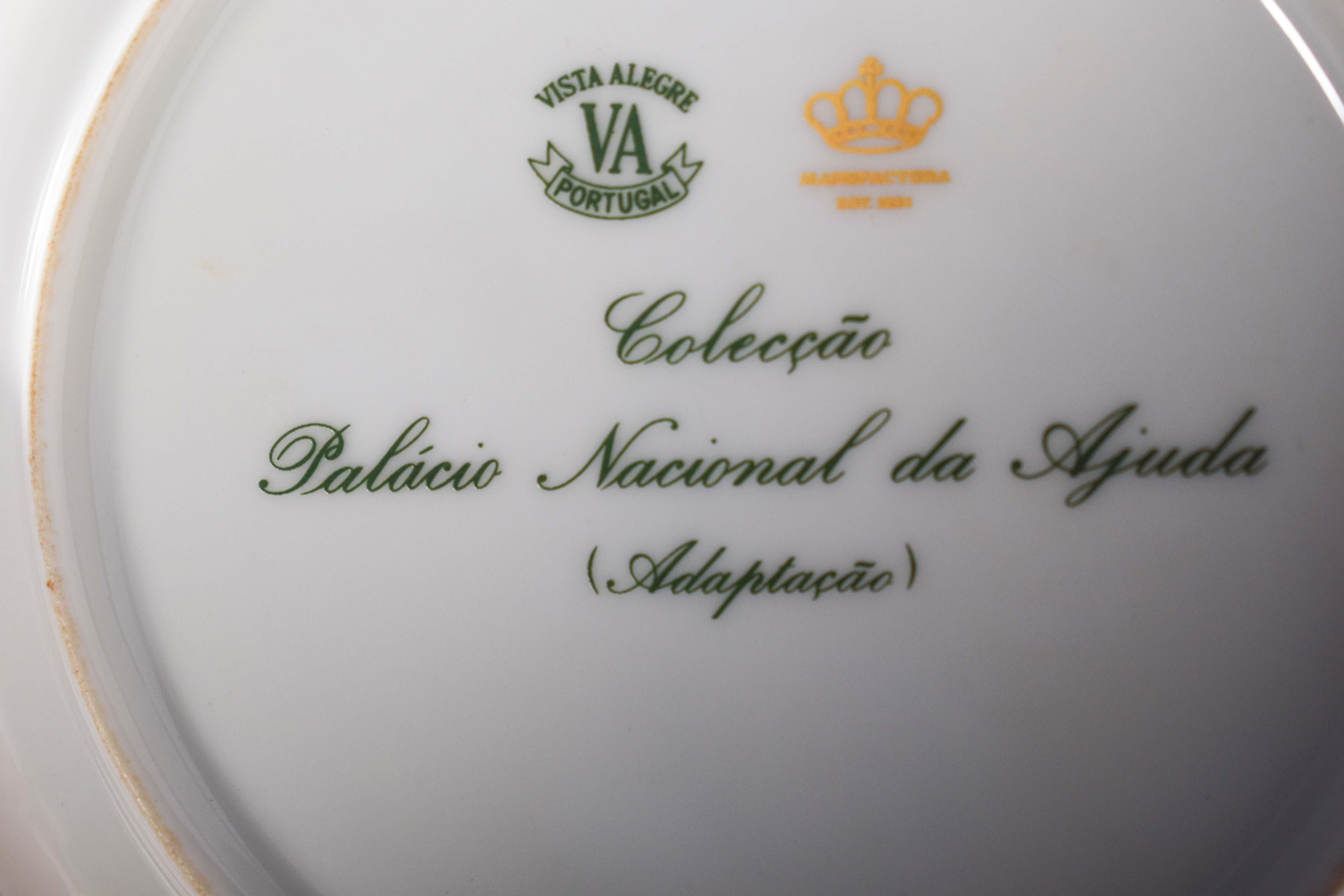 Porcellana Sei piattini e tre tazze da caffè Vista Alegre Porcelaine in vendita