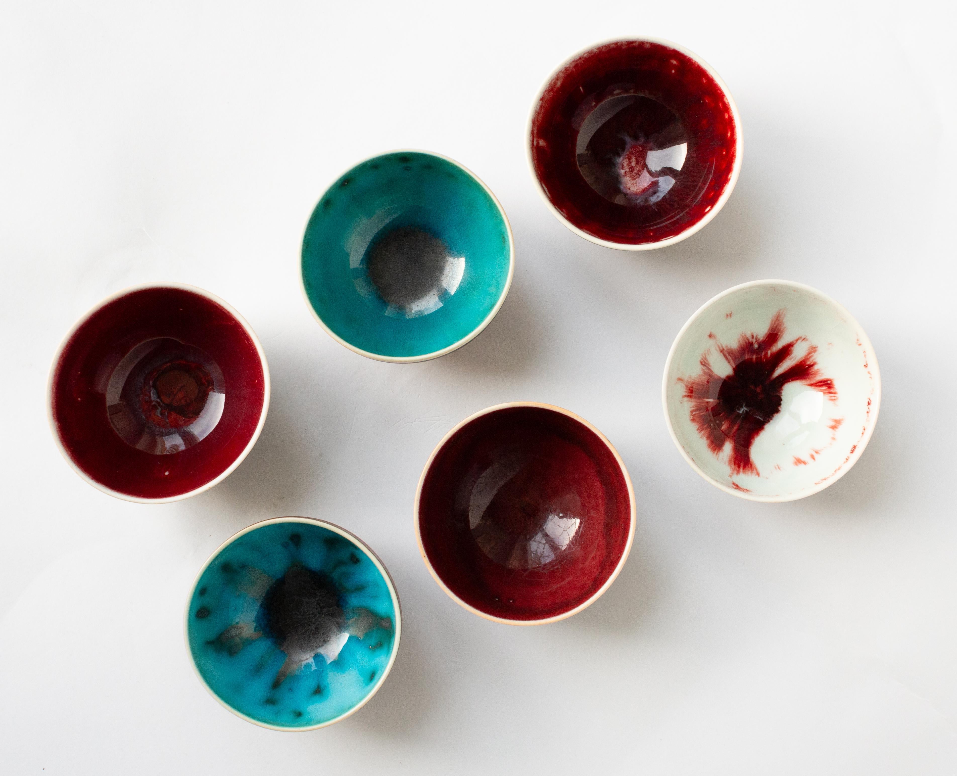 Scandinave moderne Six bols modernes scandinaves rouges et bleus, Friedl Holzer-Kjellberg, Arabia en vente