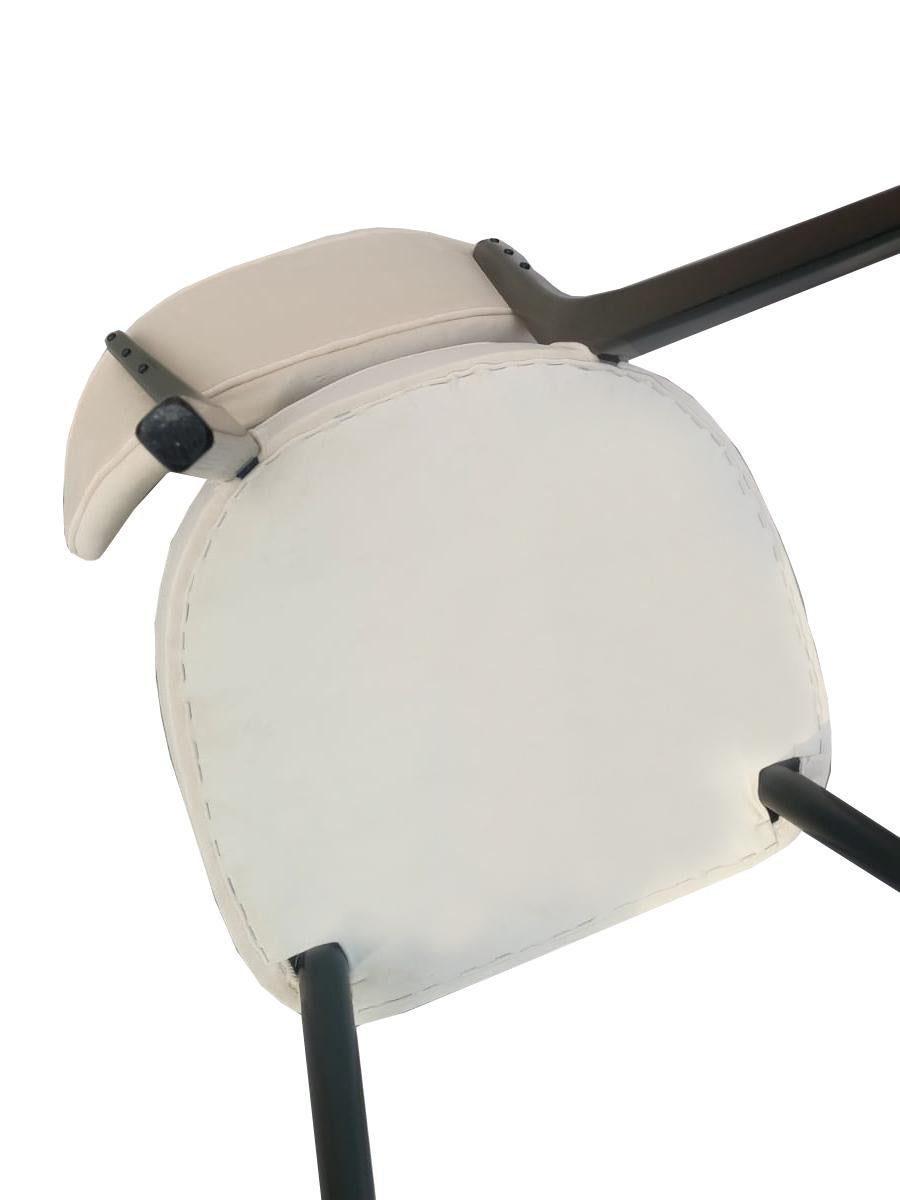 Seis sillas de comedor Shell, terciopelo beige claro, Estudio Vintola, Europa, Polonia Bouclé en venta