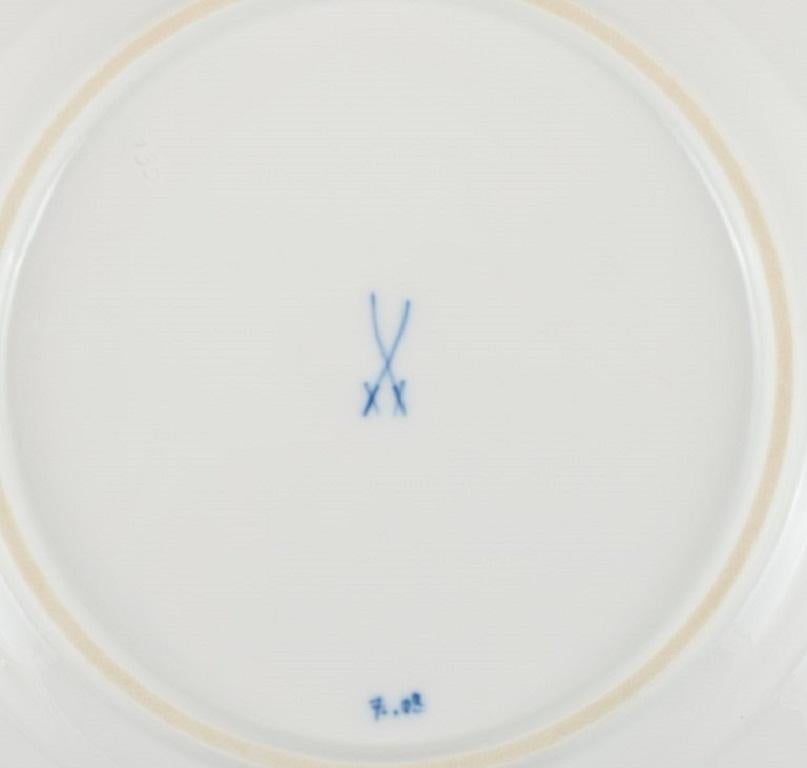 Six Small Antique Meissen Blue Onion Lunch Plates in Hand-Painted Porcelain 4
