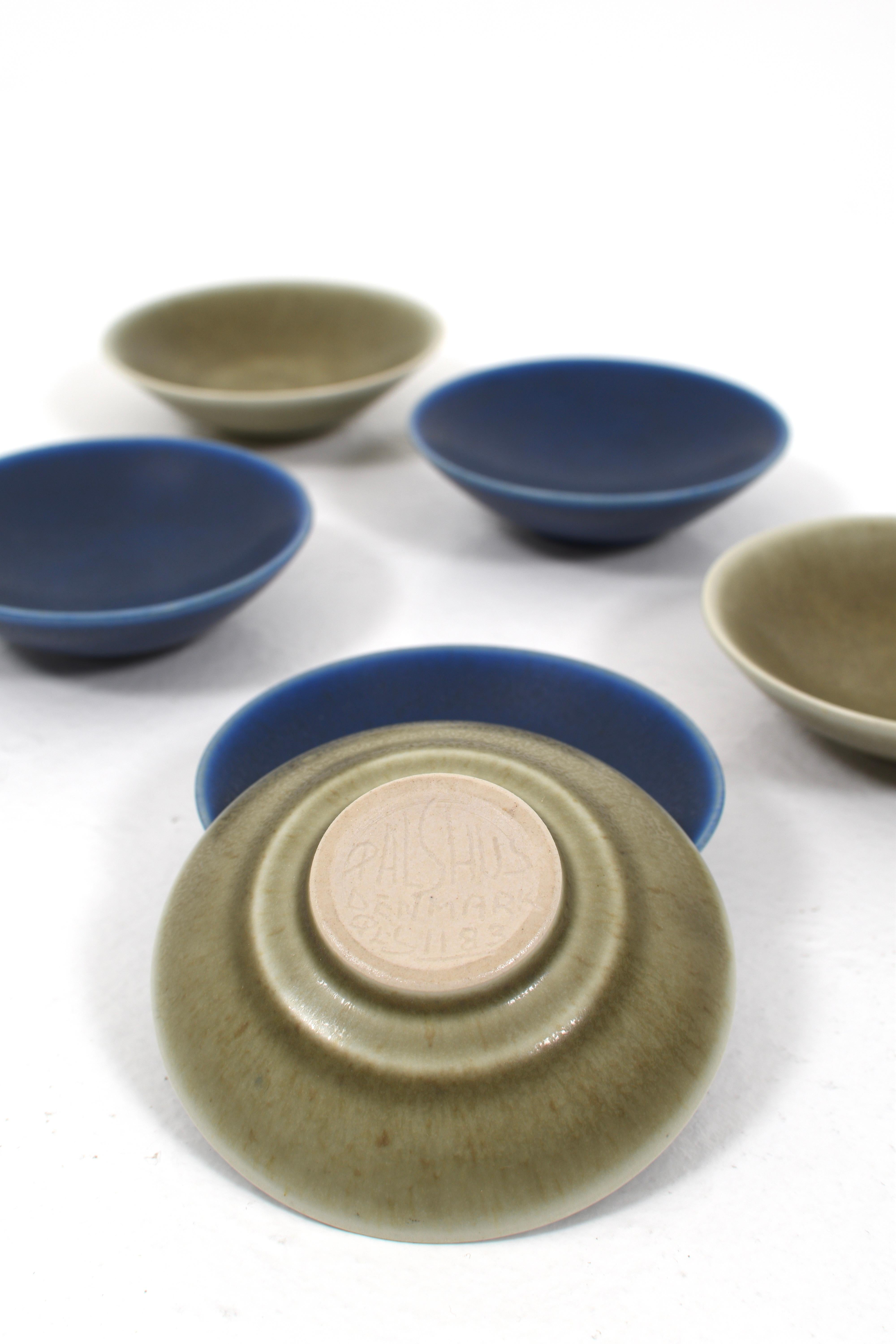 Six small Ceramic bowls by Per Linnemann-Schmidt, Palshus, Denmark In Good Condition For Sale In Göteborg, SE