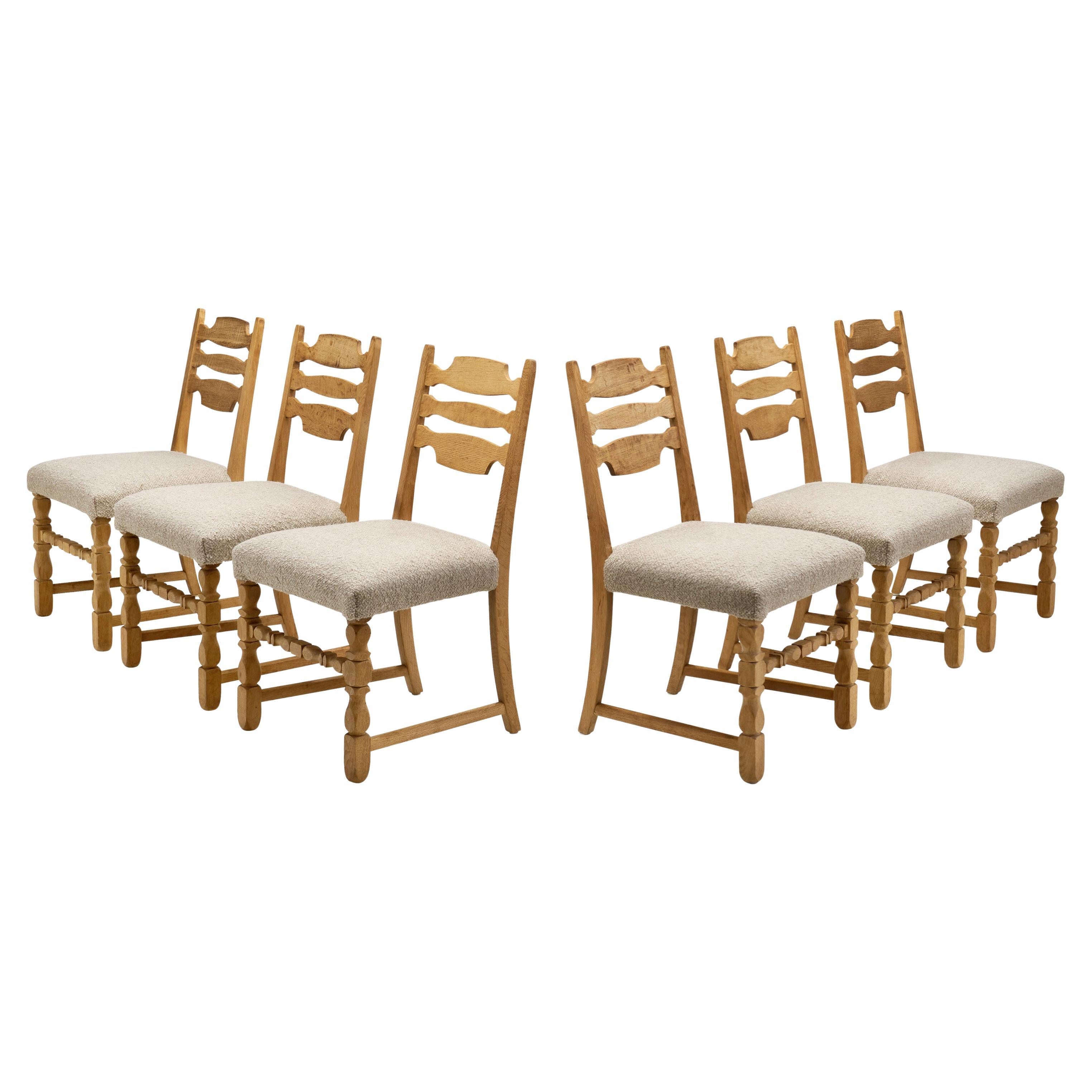 Sei sedie da pranzo in Oak massiccio alla maniera di Henning Kjærnulf, Danimarca anni '60