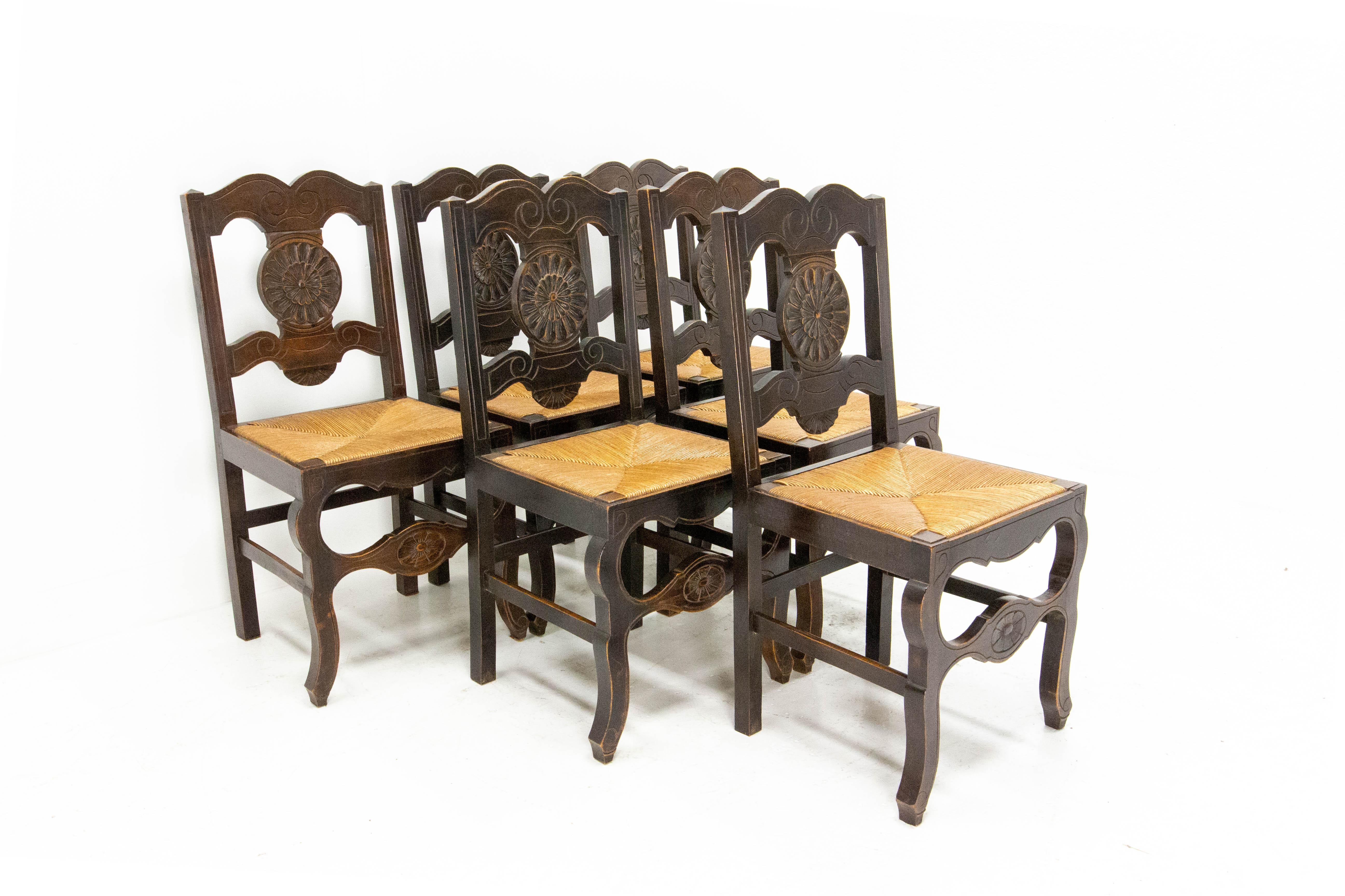 Six dining chairs with rush seats
Poplar
In good condition, sound and solid.

Shipping:
3 packs:
Measures: L 46 P 59 H 80 12 kg each pack.