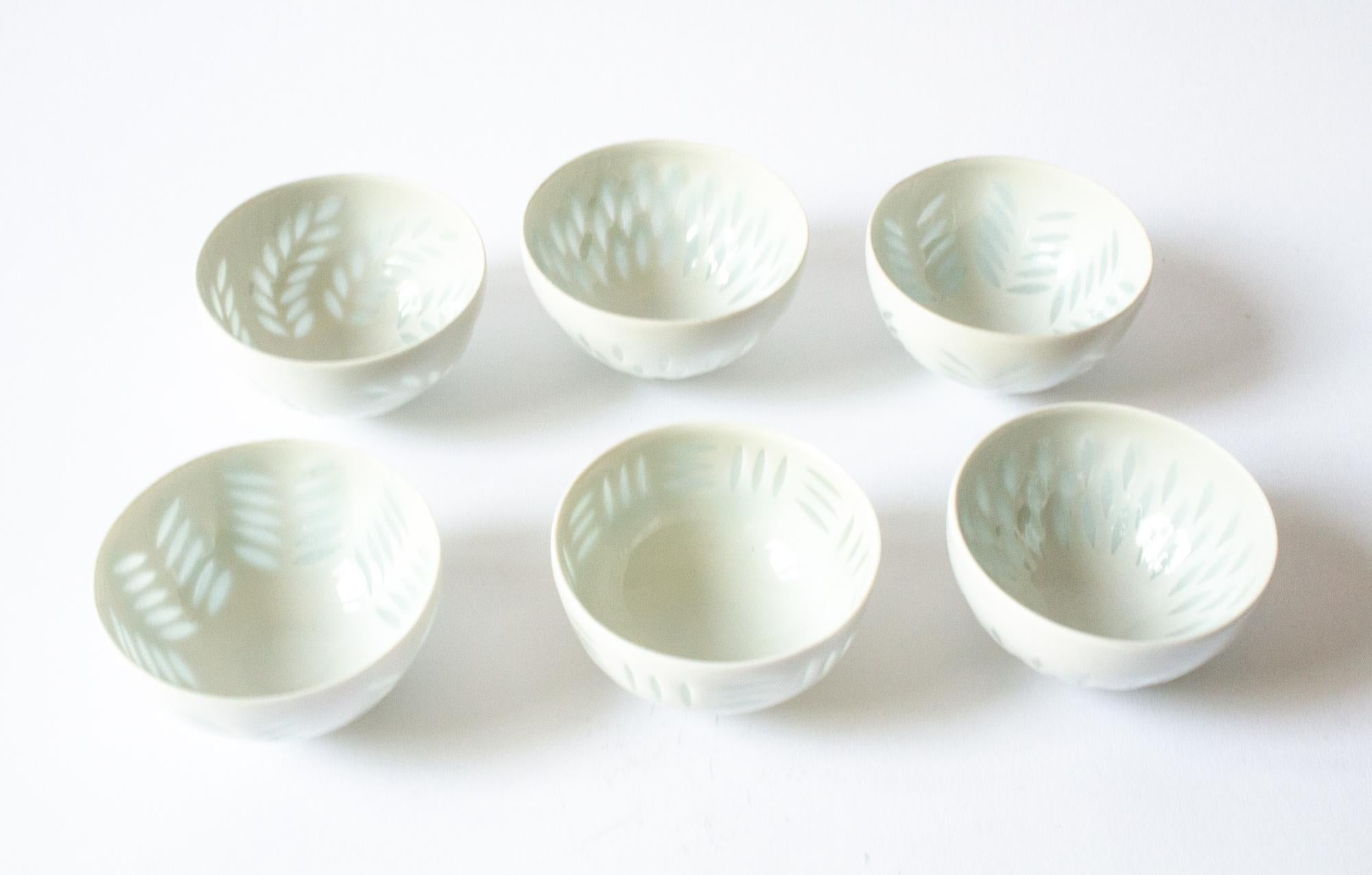 Hand-Crafted Six Small Scandinavian Modern Ricegrain Bowls, Friedl Holzer Kjellberg, Arabia