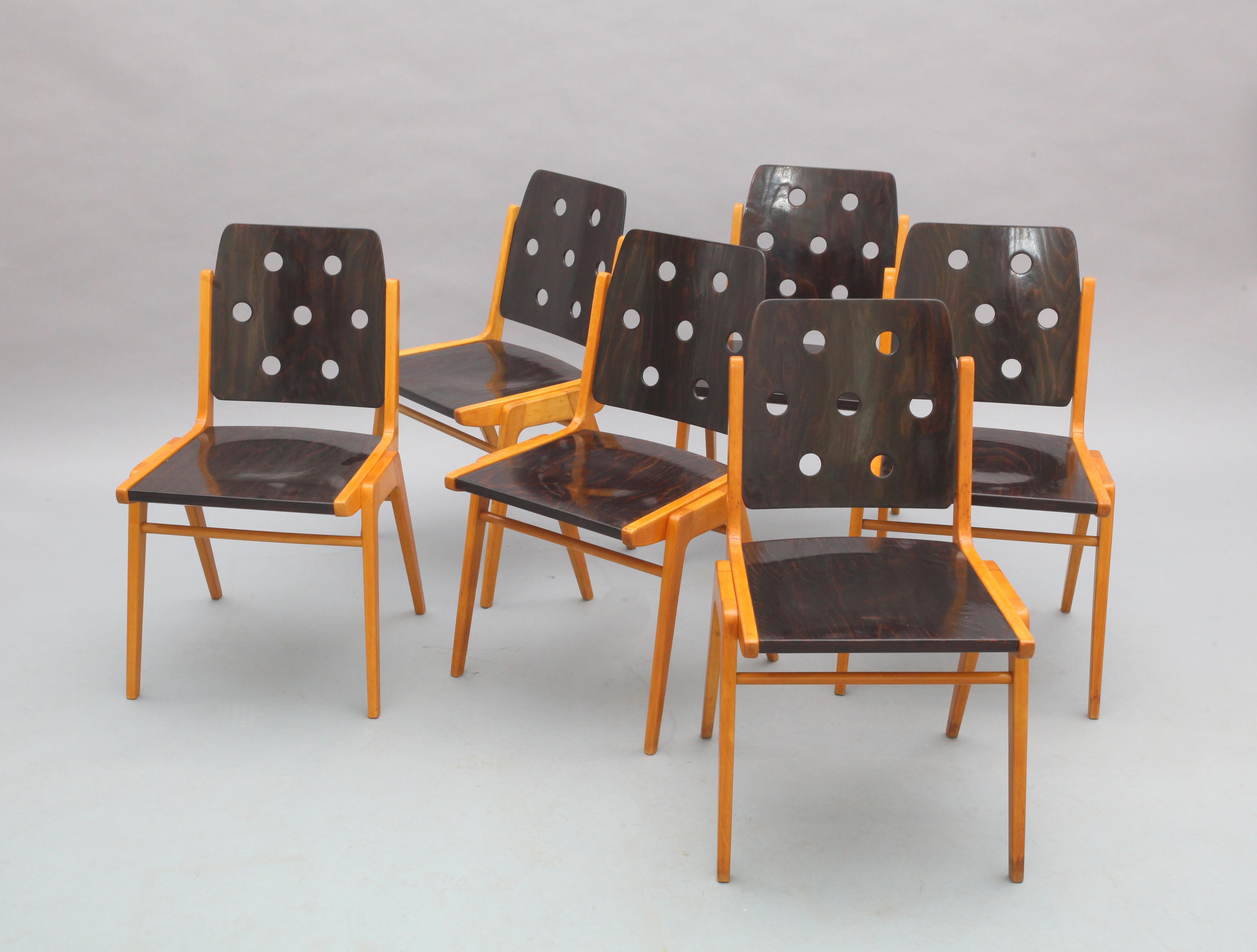 6 stacking chairs,
Design Franz Schuster,
Vienna 1959
Beech bentwood
Forum Stadtpark.