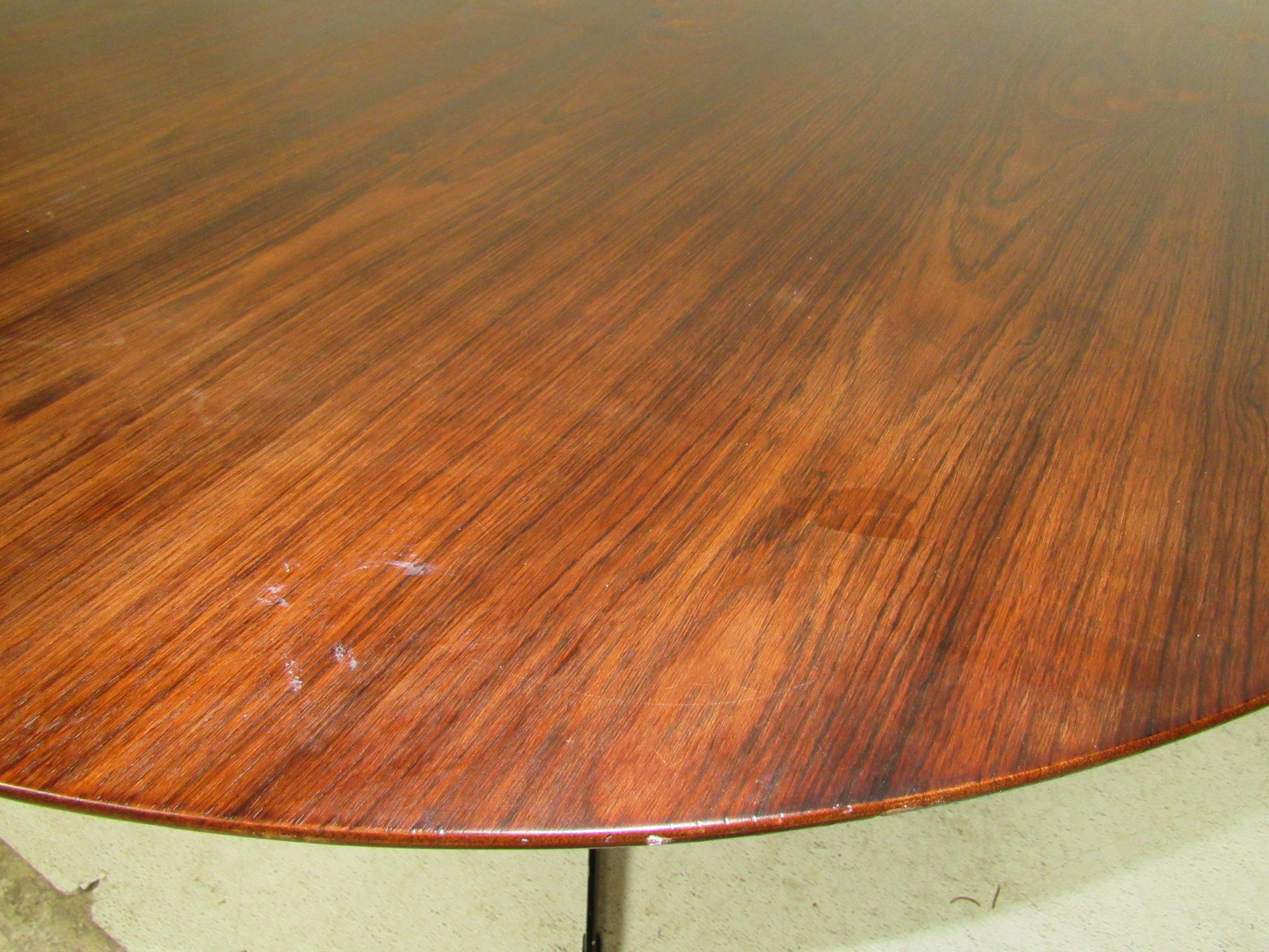 Milieu du XXe siècle Table en bois de rose série Six Star d'Arne Jacobsen pour Fritz Hansen en vente