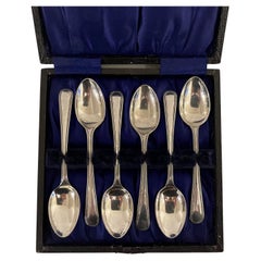 Seis cucharillas de plata de ley en caja de presentación, J Lyddiatt, Birmingham, 1926