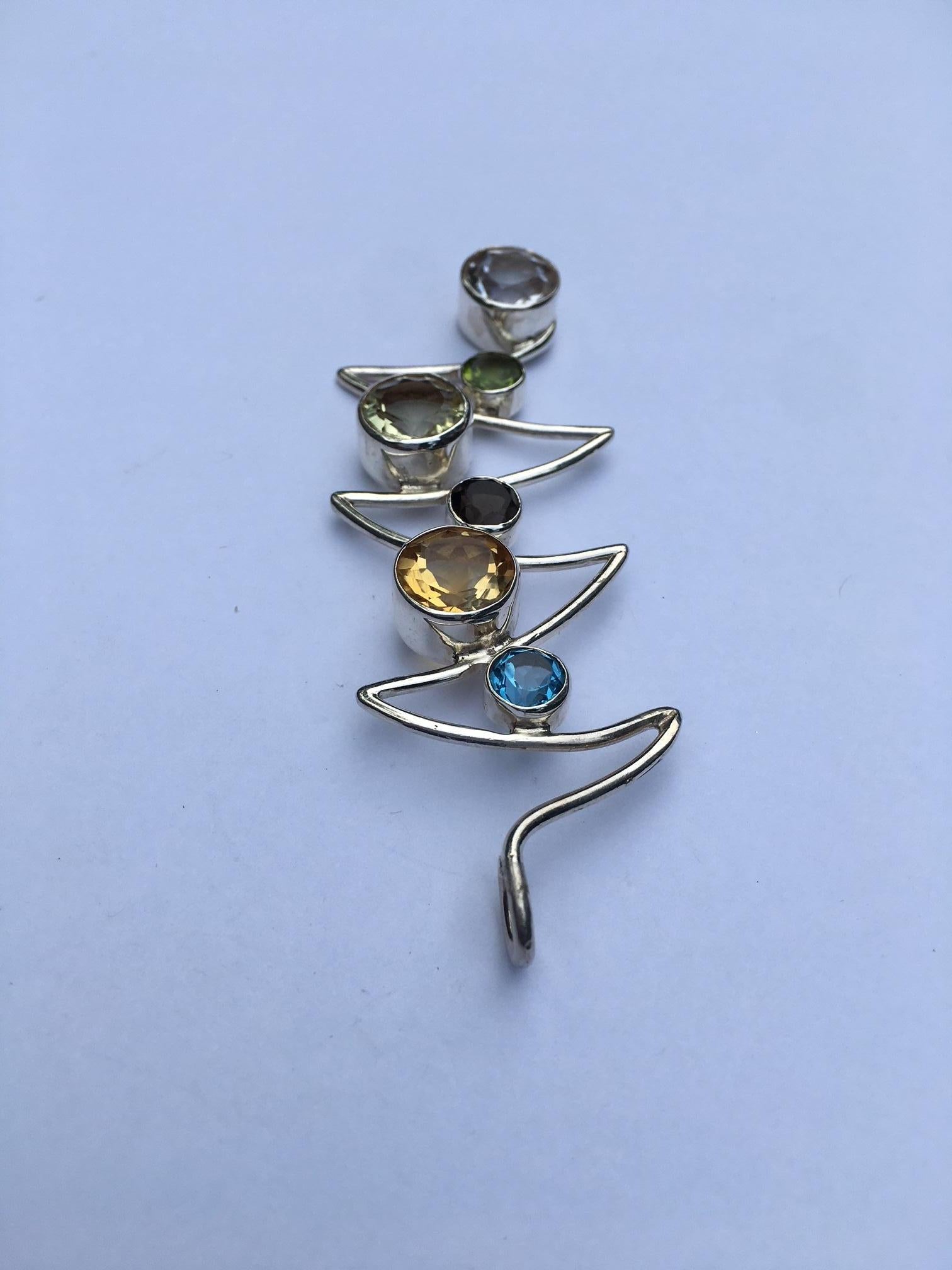 Six Stones Wave Pendant Set in Sterling Silver For Sale 1