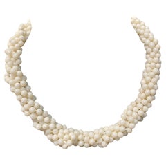 Collana di perle di corallo bianco a sei fili