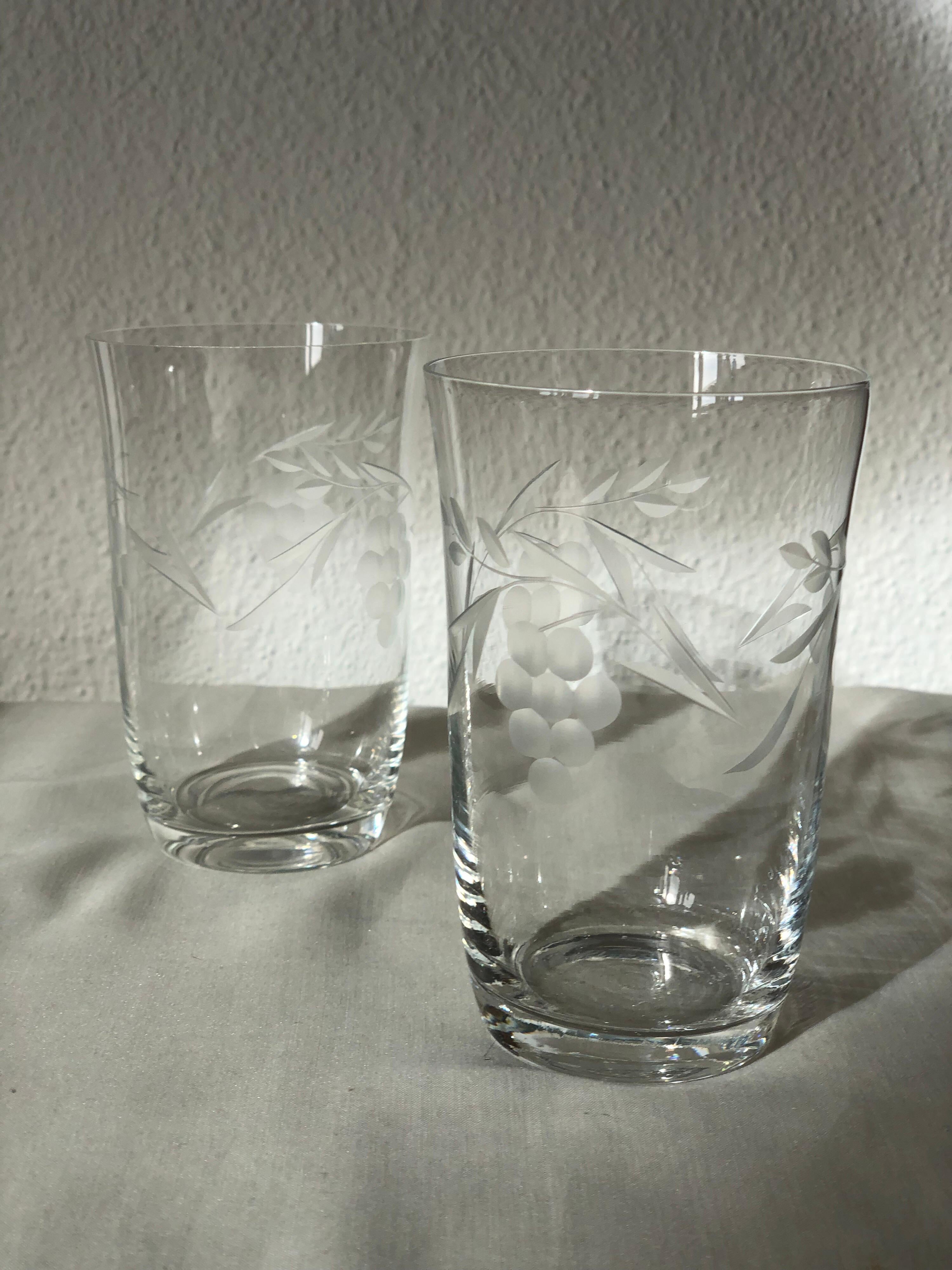 Six Stunning Engraved Grape Victorian Etched Tumbler or Goblets SALE  In Good Condition In Sofia, BG