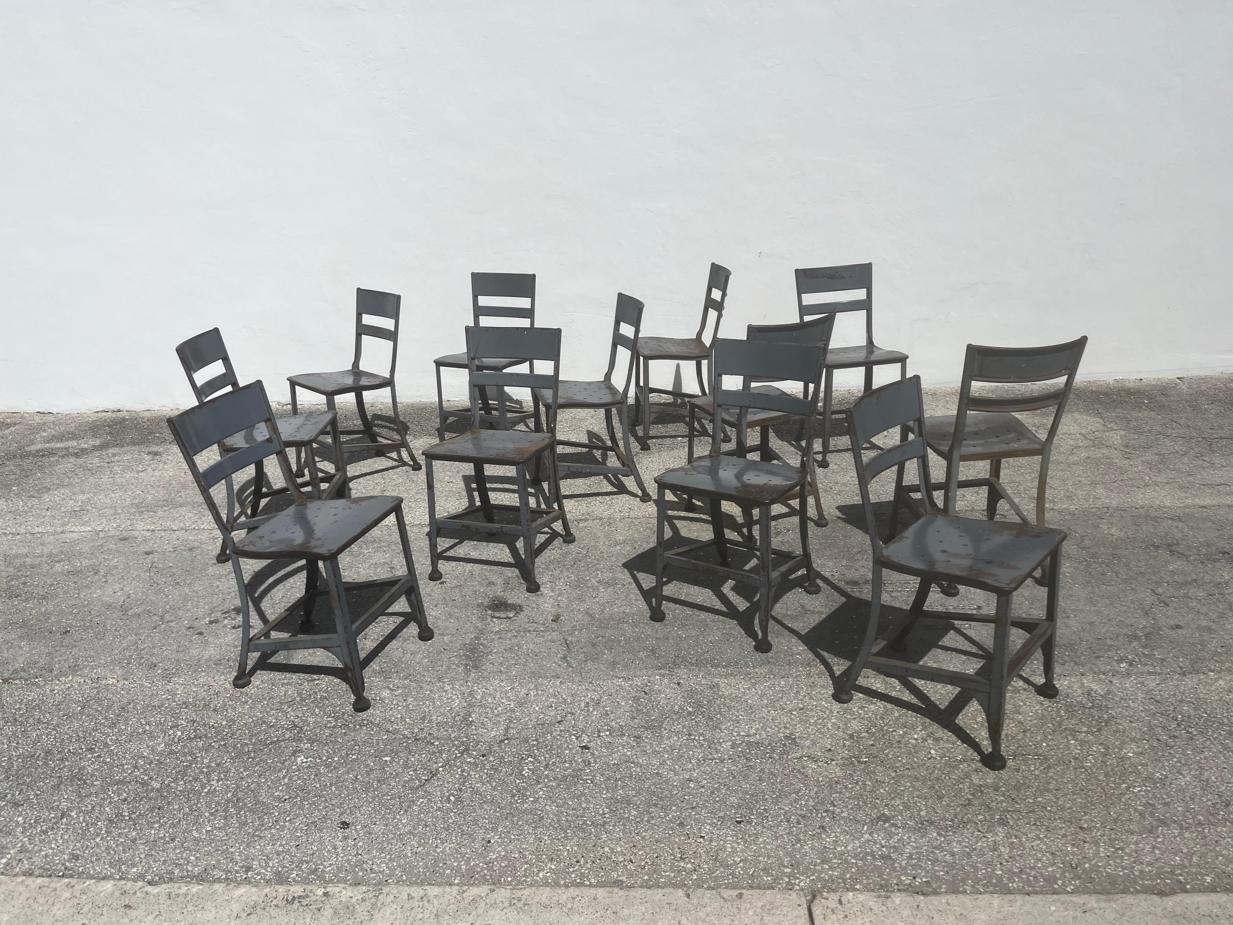 Silla de comedor de acero Six Toledo, Industrial, EE.UU., impresionante pátina en venta 10