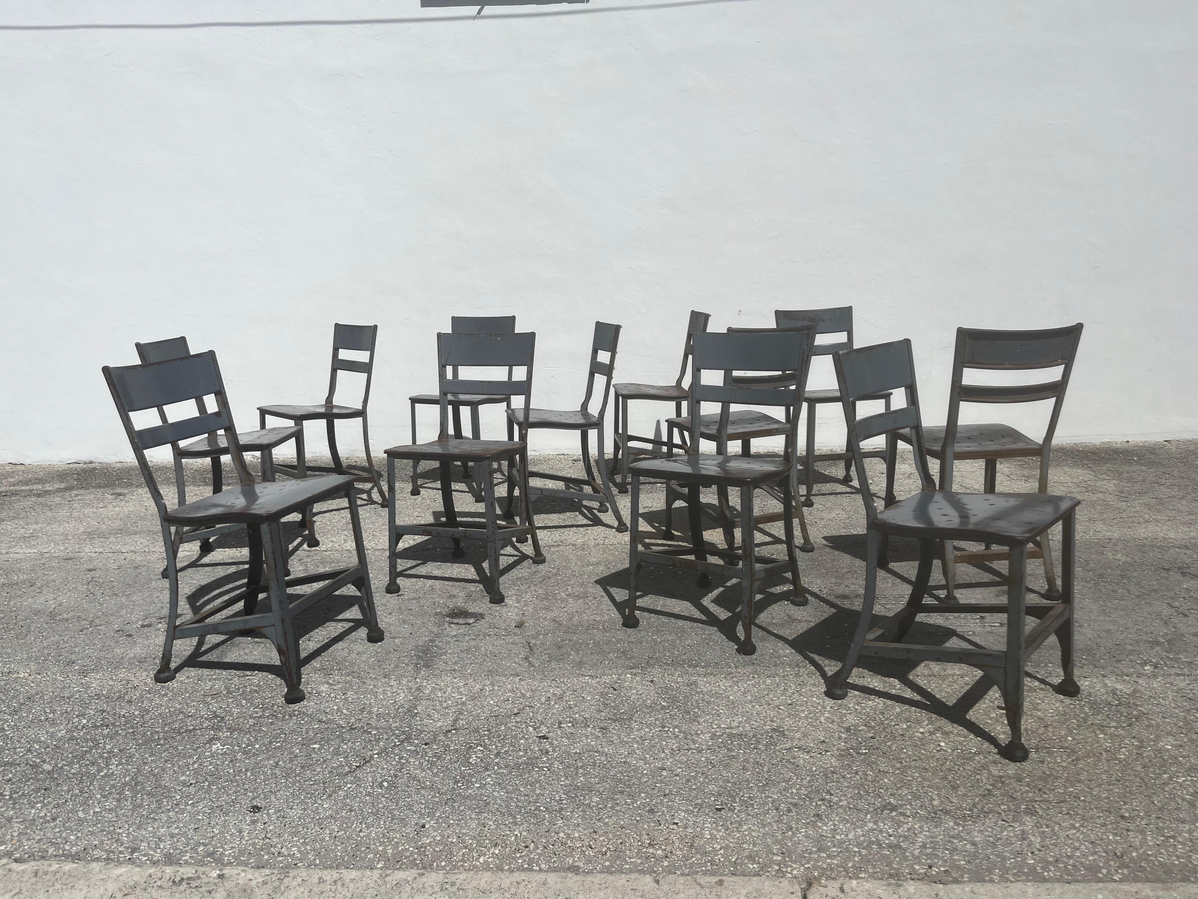 Silla de comedor de acero Six Toledo, Industrial, EE.UU., impresionante pátina en venta 12