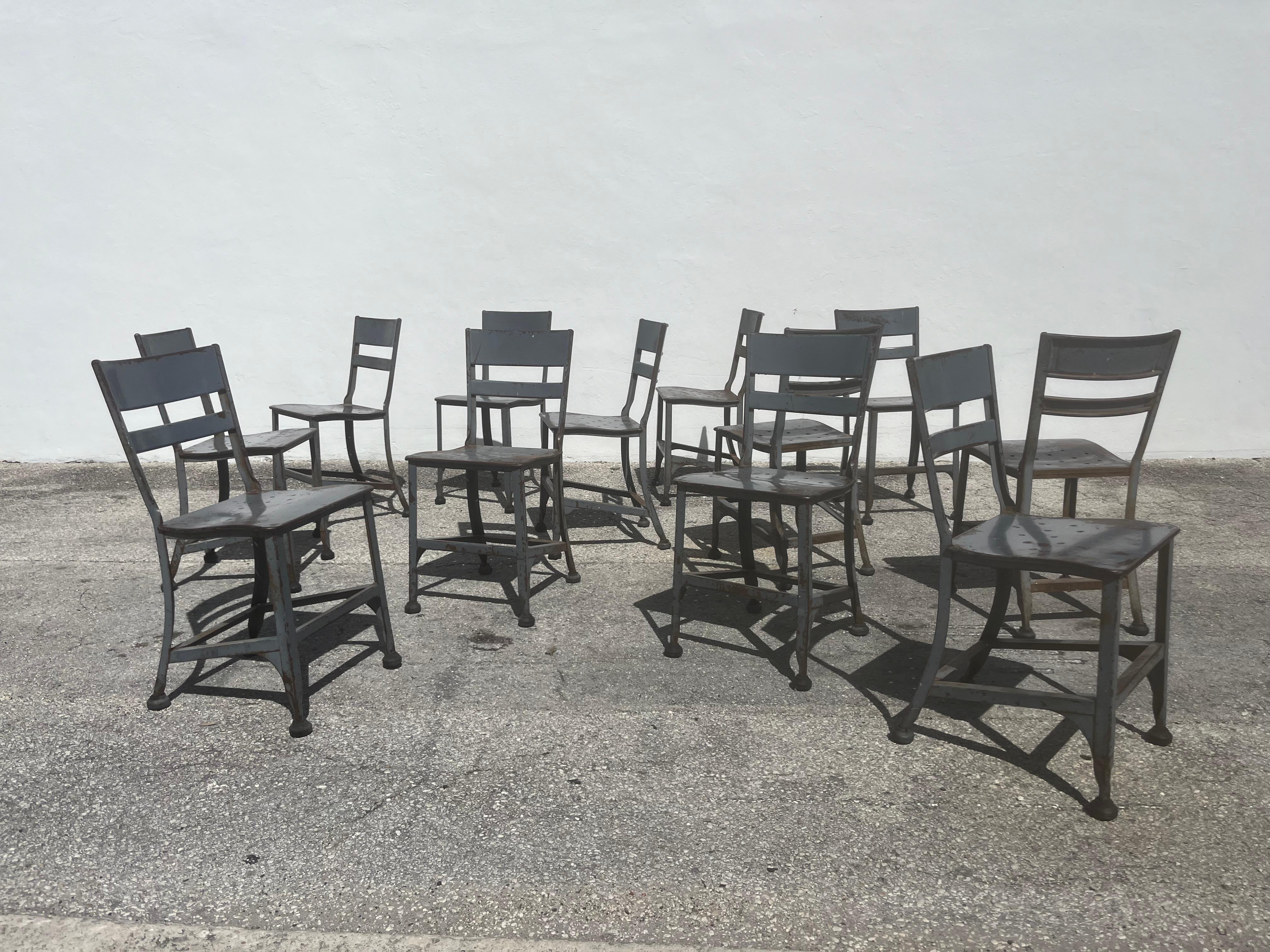Silla de comedor de acero Six Toledo, Industrial, EE.UU., impresionante pátina en venta 2