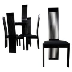 Six chaises de salle à manger tripodes postmodernes en laque noire de Pietro Costantini:: fabriquées en Italie