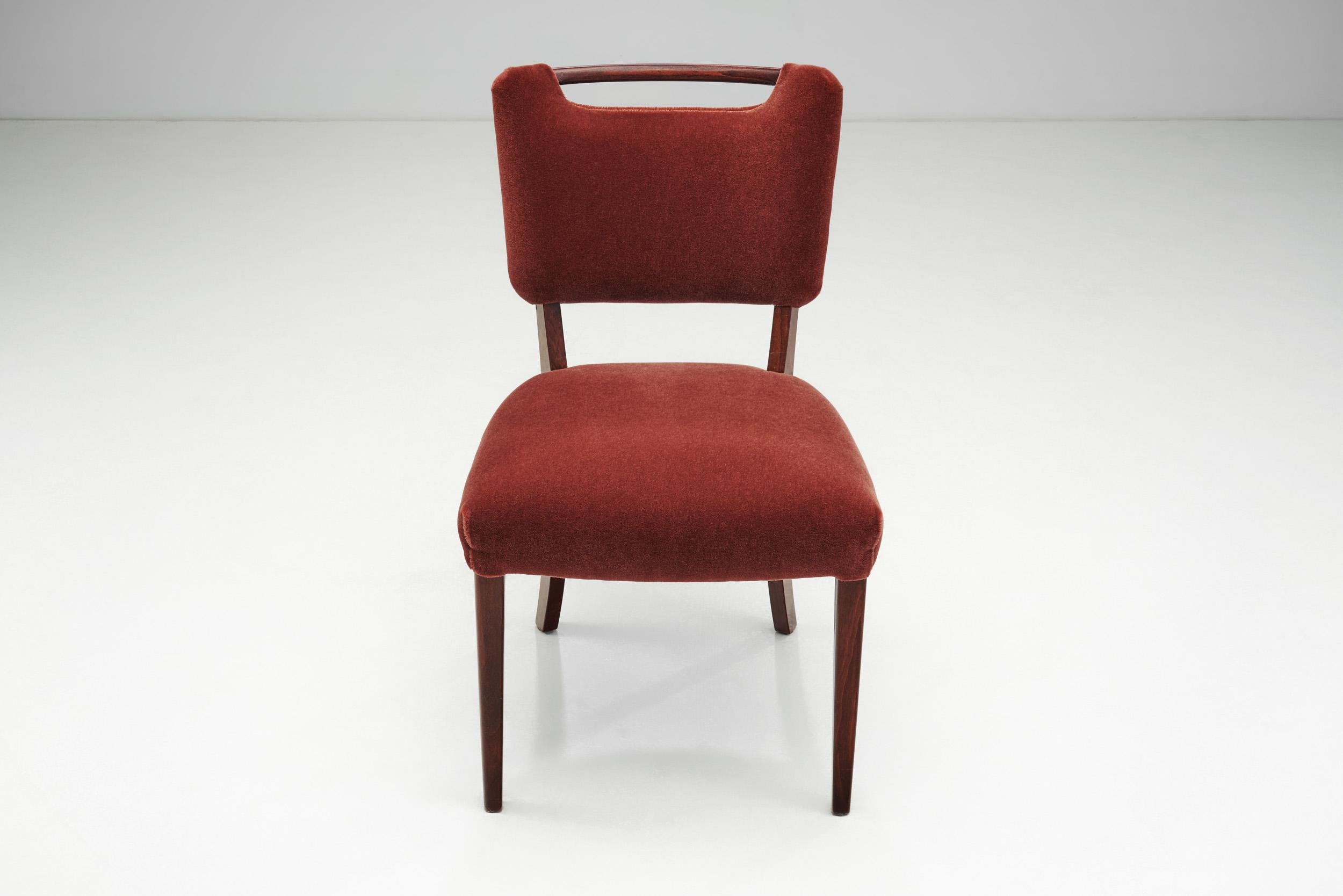 Sechs gepolsterte Buchen-Esszimmerstühle eines europäischen Schreiners, Europa ca. 1950er Jahre im Angebot 3