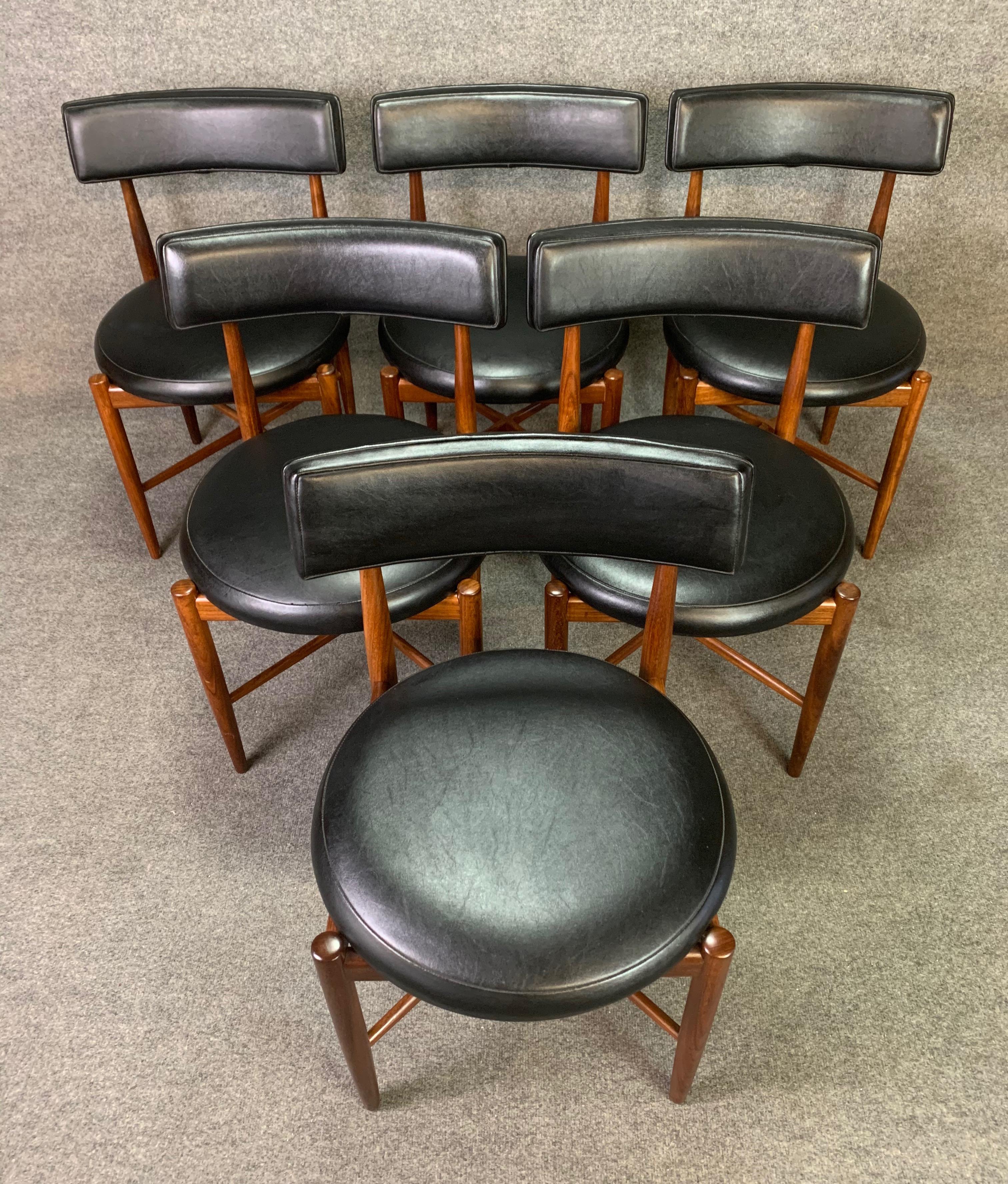 Here is an exquisite set of six vintage dining chairs in teak wood designed by Victor Wilkins and manufactured in England in the 1960s.
This lovely and comfortable chair set, recently imported form the UK to California before their frame