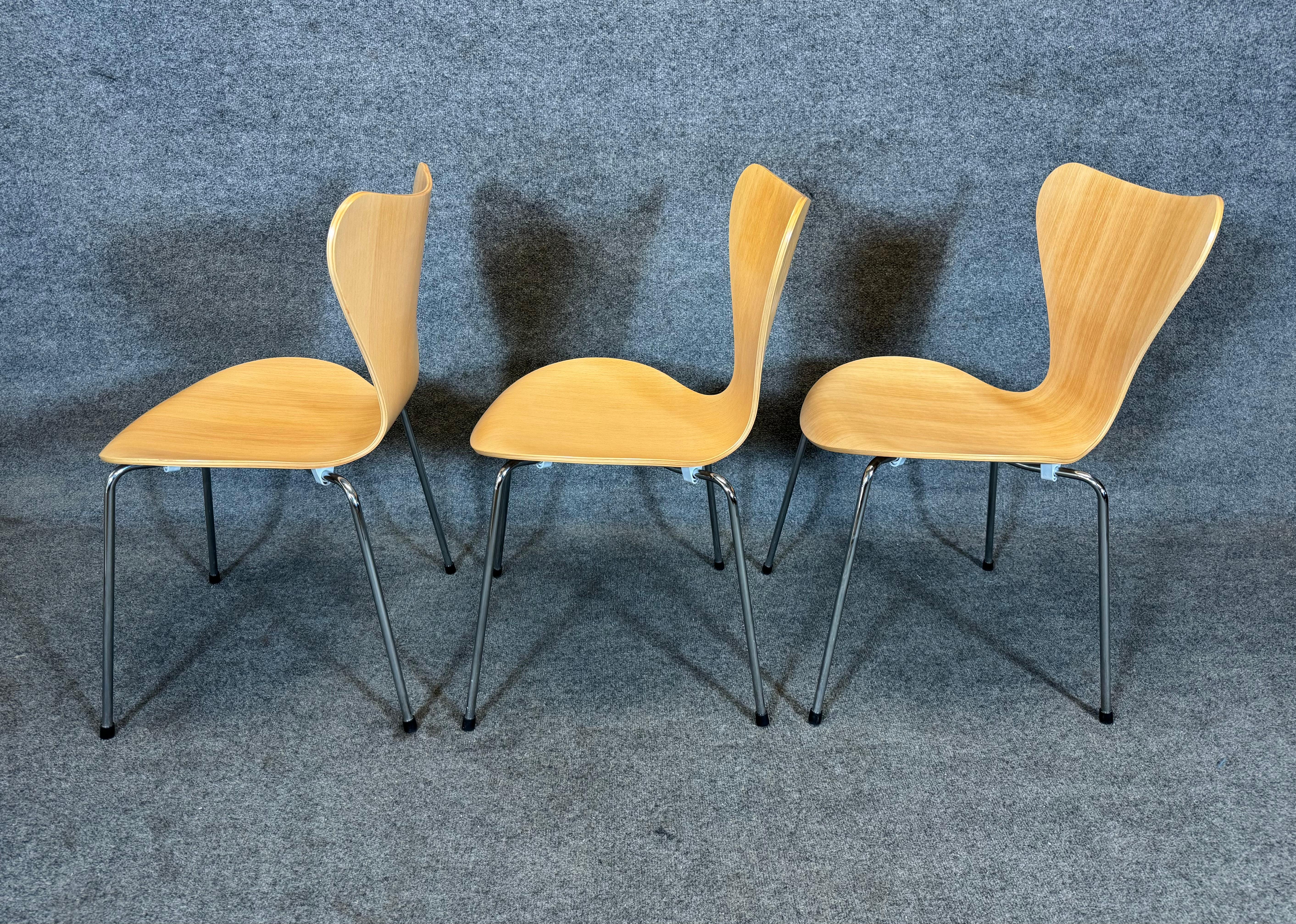 Six chaises de salle à manger danoises vintage de la série 7, Arne Jacobsen Bon état - En vente à San Marcos, CA
