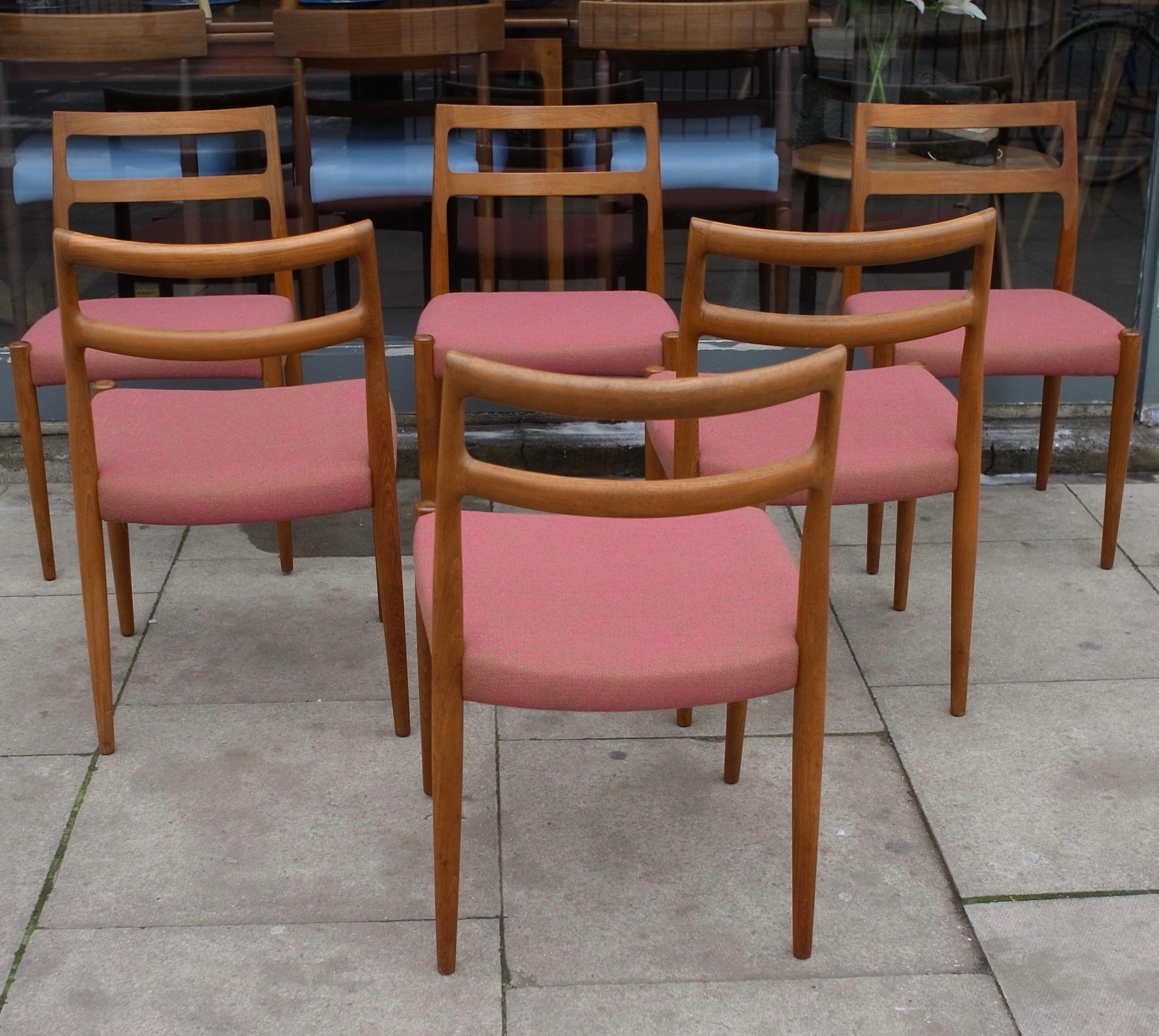 Six chaises de salle à manger danoises vintage en teck des années 1960 par Johannes Andersen en vente 2