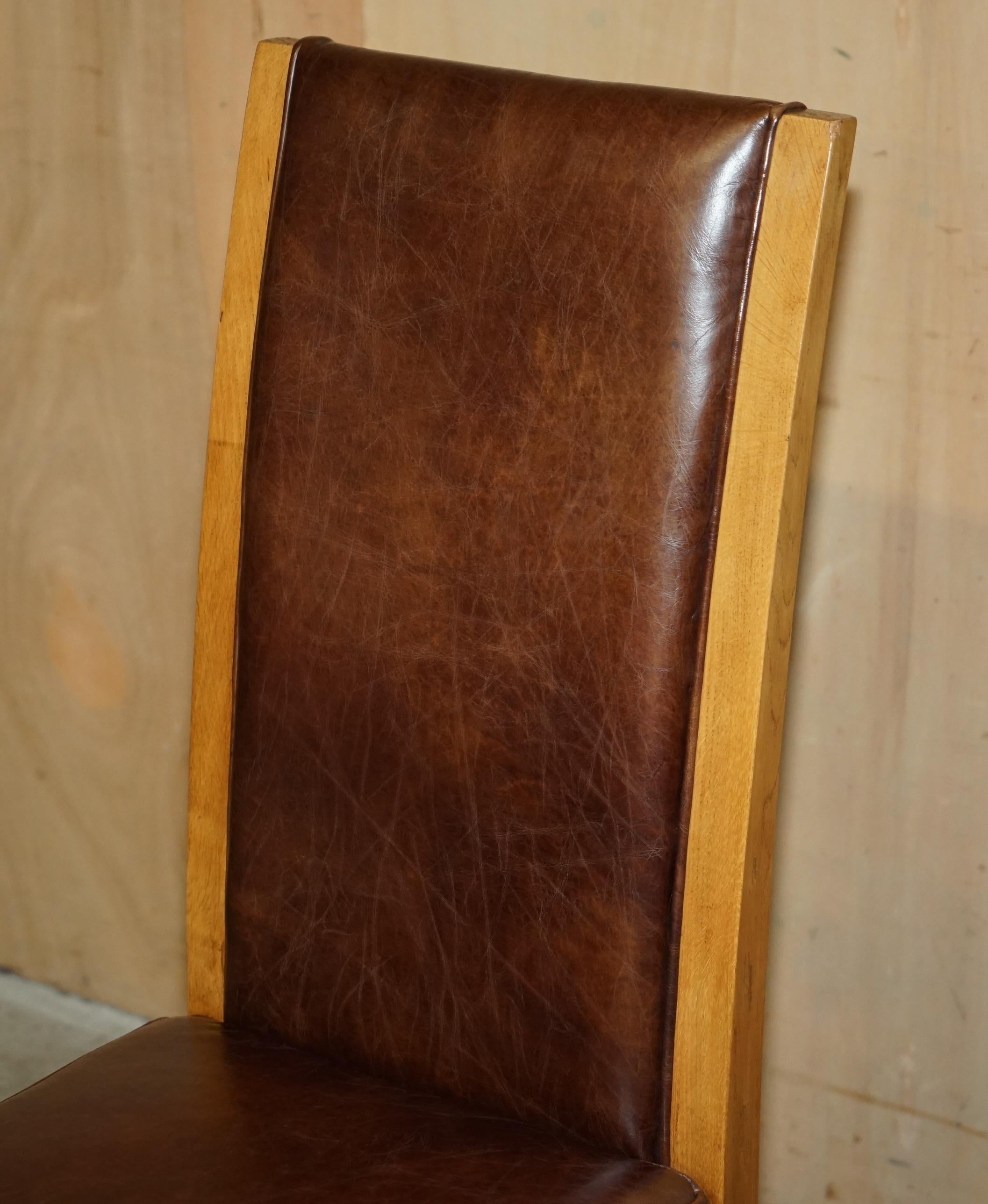 SiX VINTAGE ENGLISCH EICHE & HERITAGE BROWN LEATHER HALO HIGH BACK DINING CHAIRS (Englisch) im Angebot