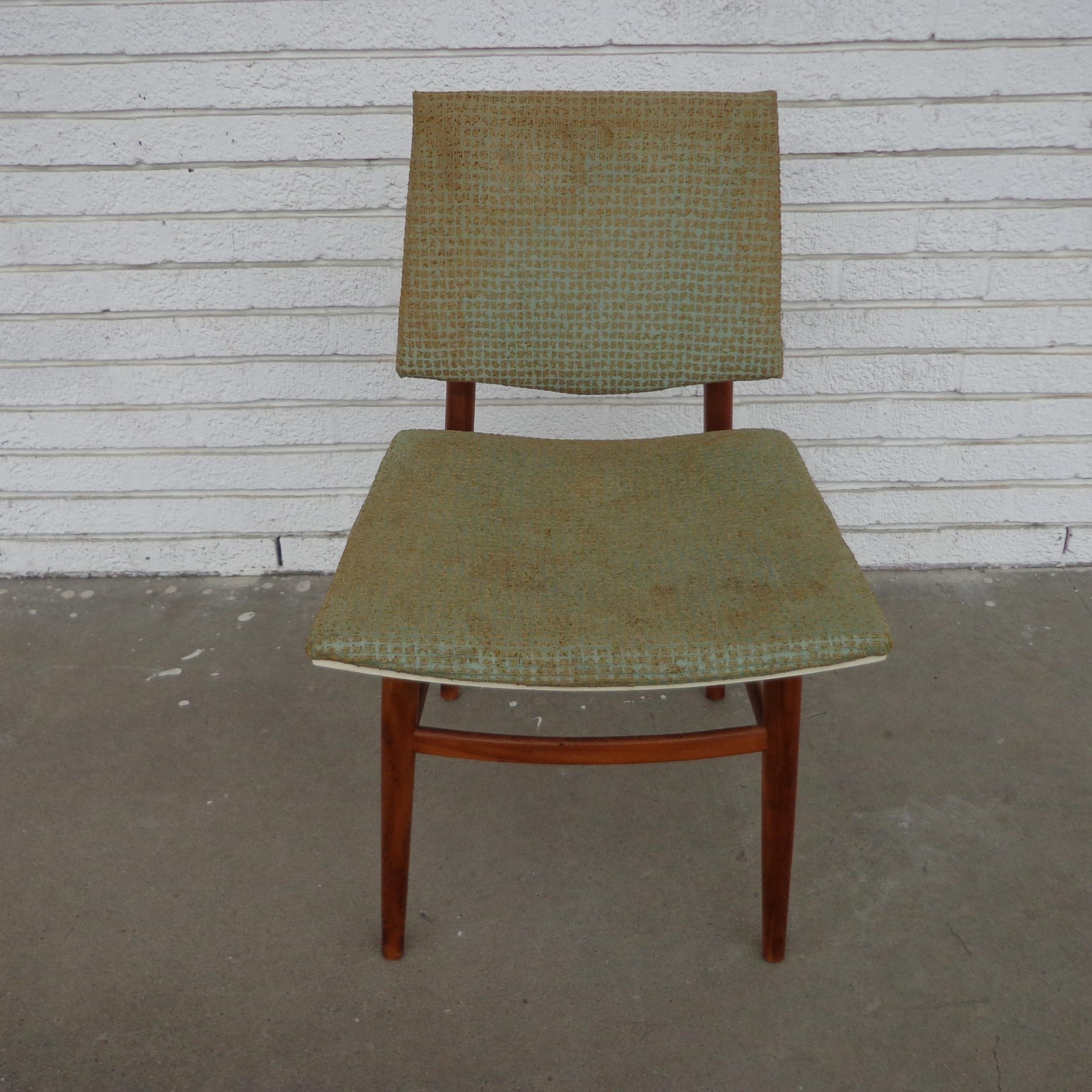 Six Vintage Scandinavian Dining Side Chairs Set In Fair Condition For Sale In Pasadena, TX