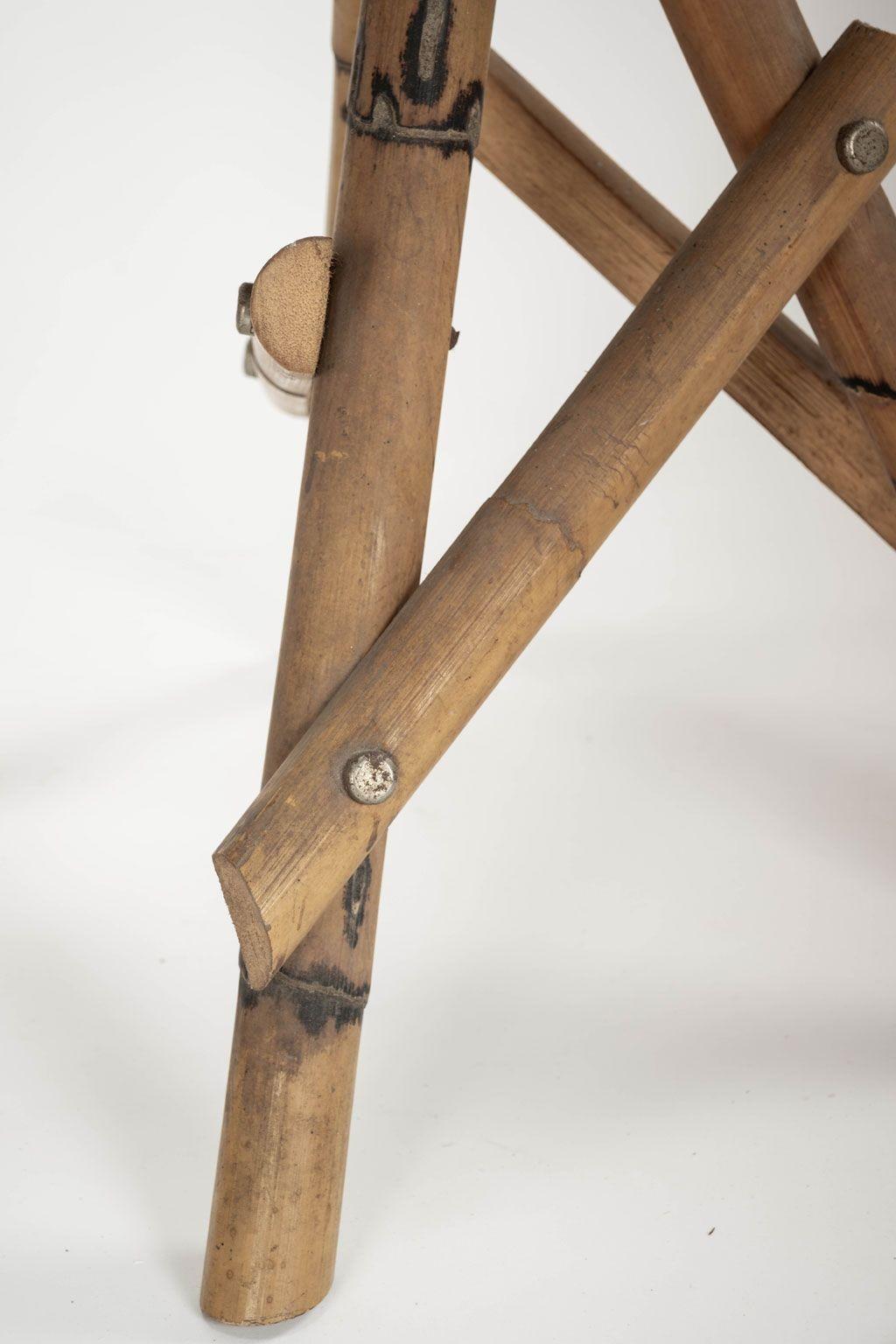Laiton Six tabourets à base tripode en bois et bambou en vente