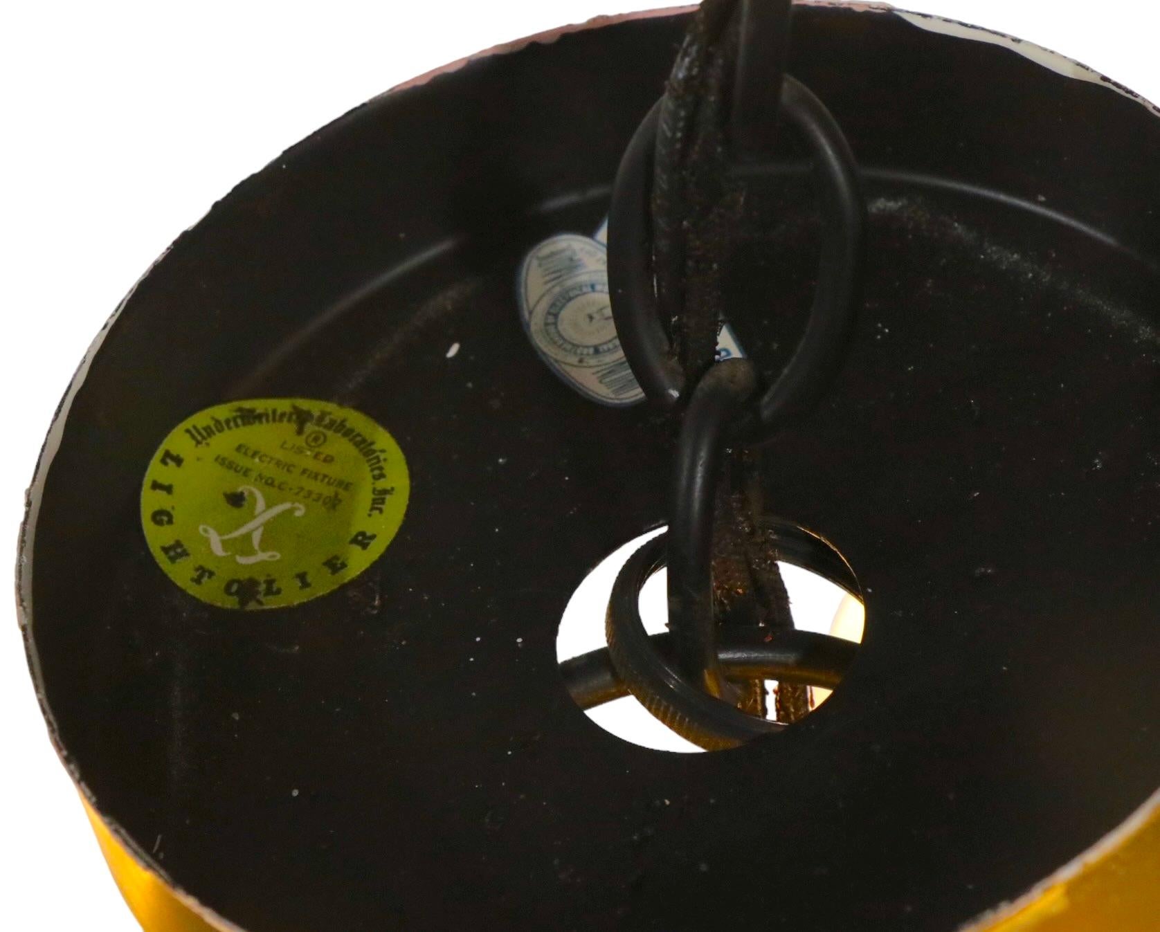 Sechzehn-Licht-Kronleuchter im Kerzenstil in Schwarz lackiert  Metall von Lightolier  im Angebot 8